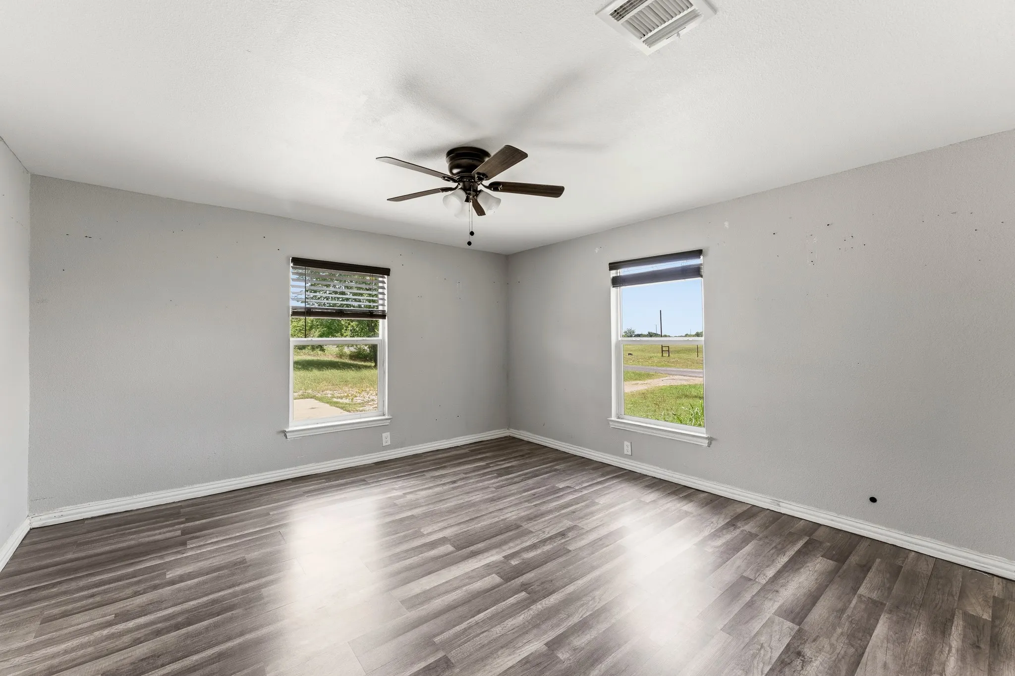 Single Family Residence For Sale in Hunt County , 8726 County Road 2580, Royse City, Texas 75189, 6 Bedroom, 3 Bathroom, Garage spaces, 2,583 Sqft, built in 1992, mls#21344661, Real Estate Agent in Royse City, Homes For Sale in Hunt county, Homes For Sale in Royse City, Realtor in Royse City Texas, Real Estate Brokerage Independent Realty Texas, Luminita Cordes Realtor