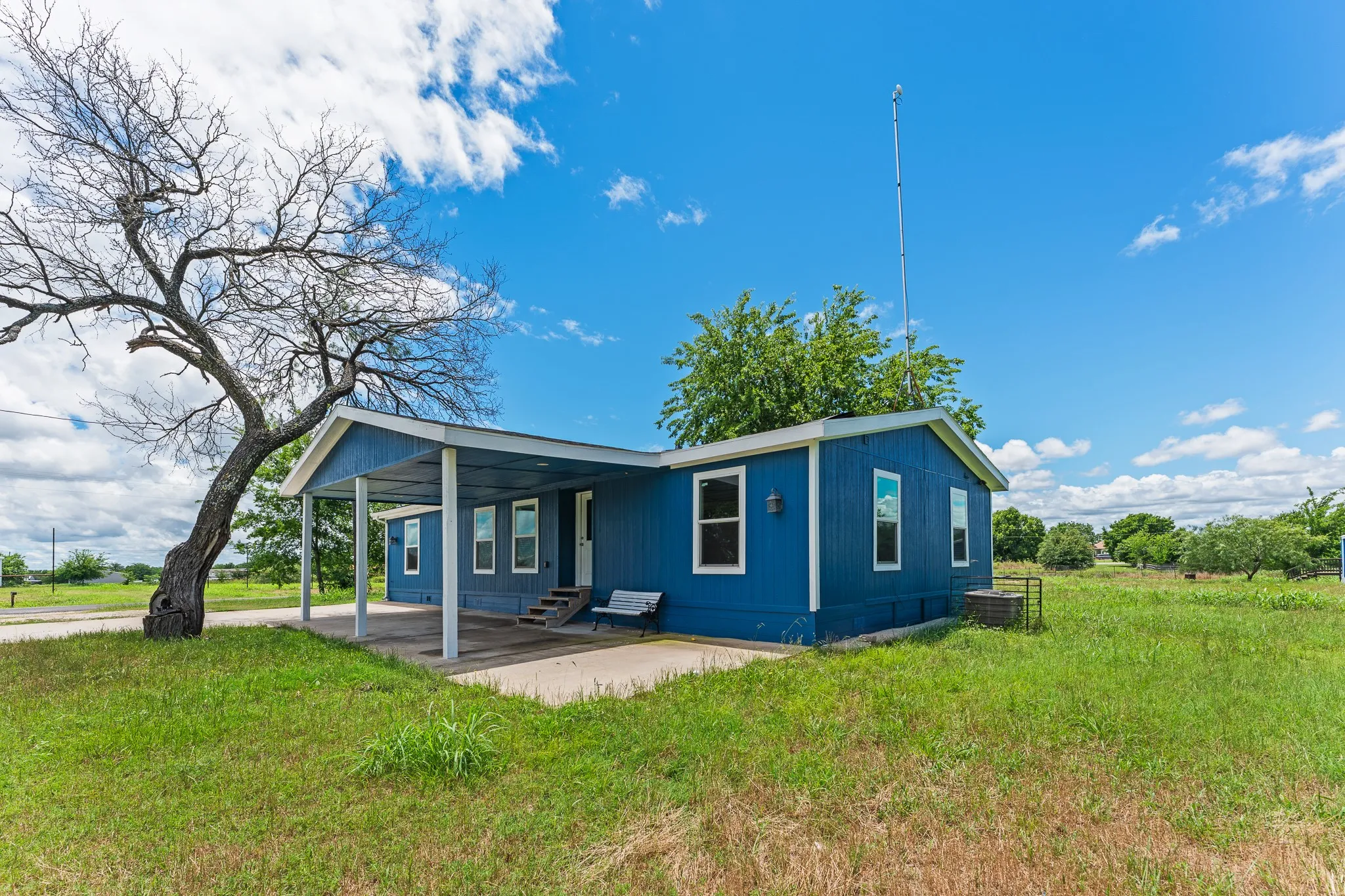 Single Family Residence For Sale in Hunt County , 8726 County Road 2580, Royse City, Texas 75189, 6 Bedroom, 3 Bathroom, Garage spaces, 2,583 Sqft, built in 1992, mls#21344661, Real Estate Agent in Royse City, Homes For Sale in Hunt county, Homes For Sale in Royse City, Realtor in Royse City Texas, Real Estate Brokerage Independent Realty Texas, Luminita Cordes Realtor