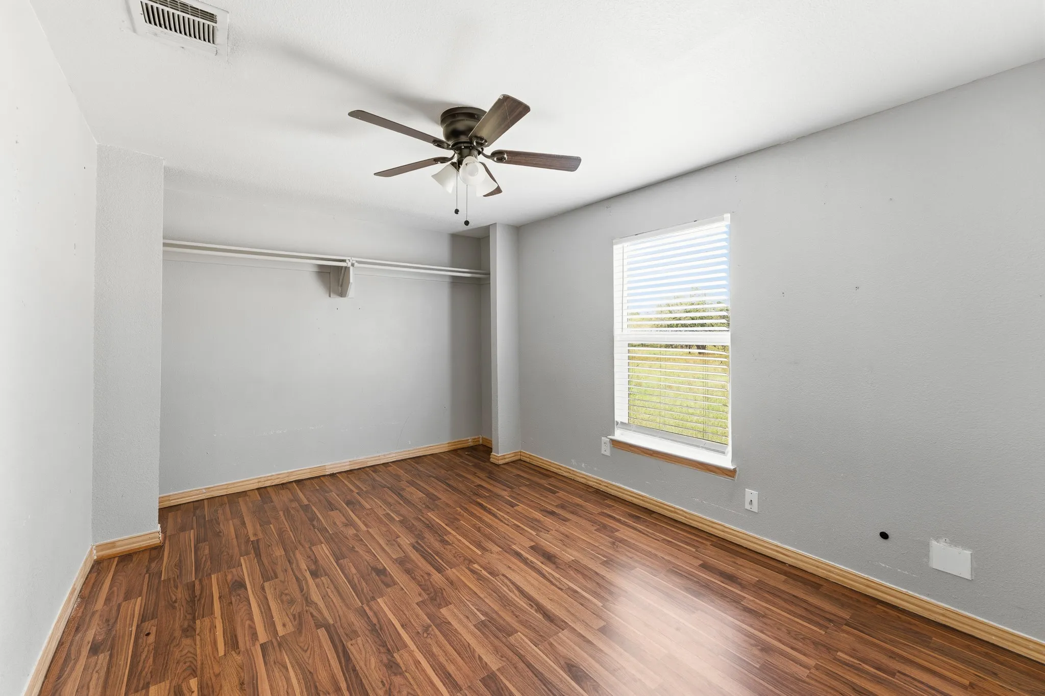 Single Family Residence For Sale in Hunt County , 8726 County Road 2580, Royse City, Texas 75189, 6 Bedroom, 3 Bathroom, Garage spaces, 2,583 Sqft, built in 1992, mls#21344661, Real Estate Agent in Royse City, Homes For Sale in Hunt county, Homes For Sale in Royse City, Realtor in Royse City Texas, Real Estate Brokerage Independent Realty Texas, Luminita Cordes Realtor