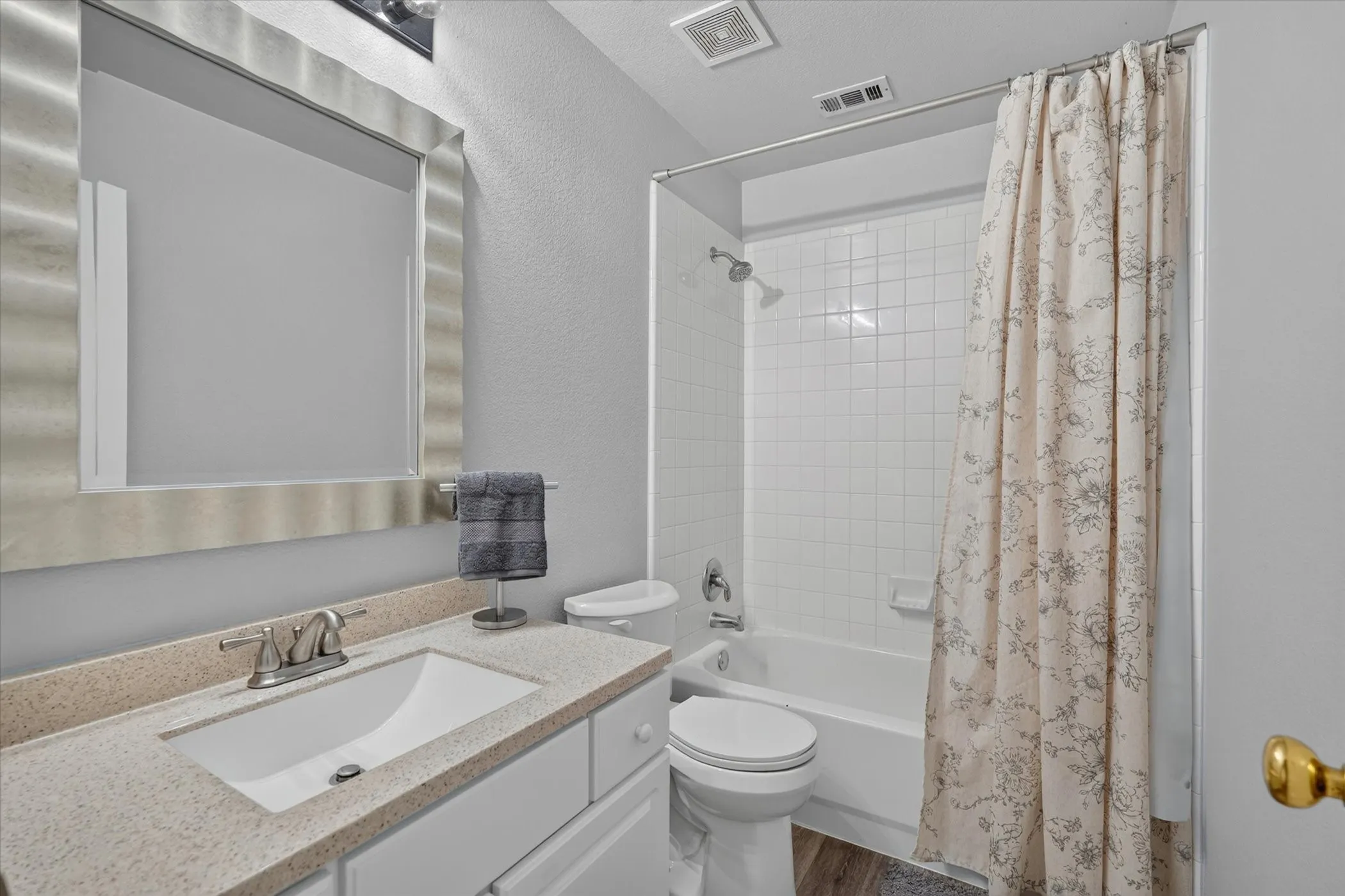 Single Family Residence For Sale in Dallas County , 4302 Founders Drive, Rowlett, Texas 75089, 4 Bedroom, 4 Bathroom, 3 Garage spaces, 3,220 Sqft, built in 2001, mls#21344631, Real Estate Agent in Rowlett, Homes For Sale in Dallas county, Homes For Sale in Rowlett, Realtor in Rowlett Texas, Real Estate Brokerage Independent Realty Texas, Luminita Cordes Realtor