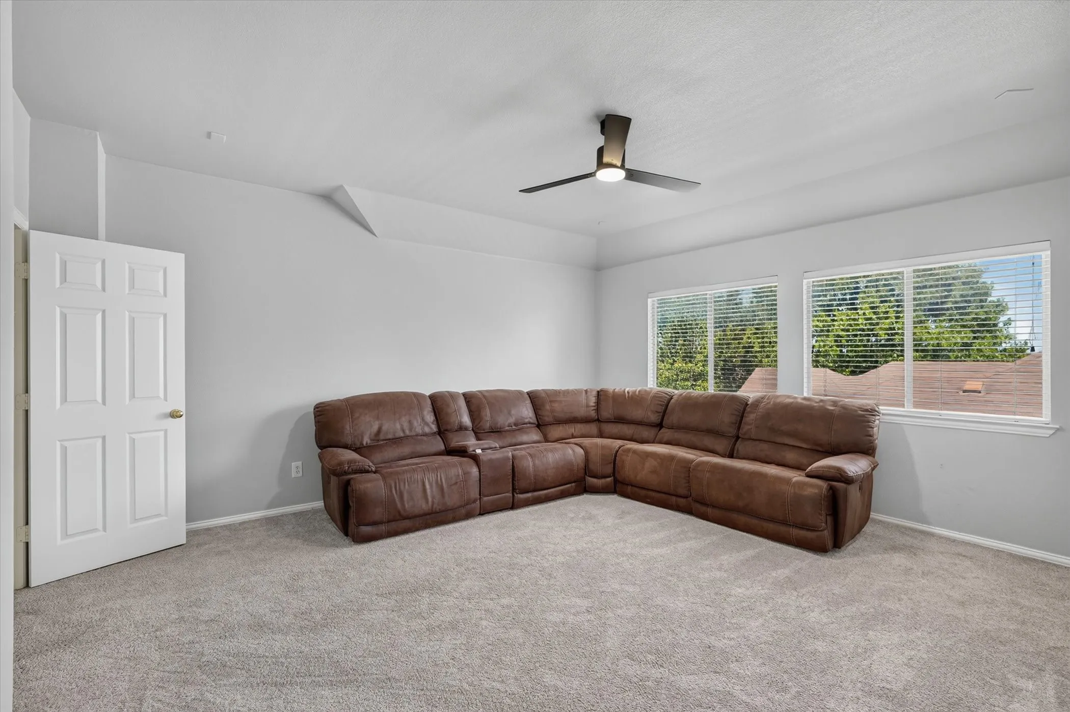 Single Family Residence For Sale in Dallas County , 4302 Founders Drive, Rowlett, Texas 75089, 4 Bedroom, 4 Bathroom, 3 Garage spaces, 3,220 Sqft, built in 2001, mls#21344631, Real Estate Agent in Rowlett, Homes For Sale in Dallas county, Homes For Sale in Rowlett, Realtor in Rowlett Texas, Real Estate Brokerage Independent Realty Texas, Luminita Cordes Realtor