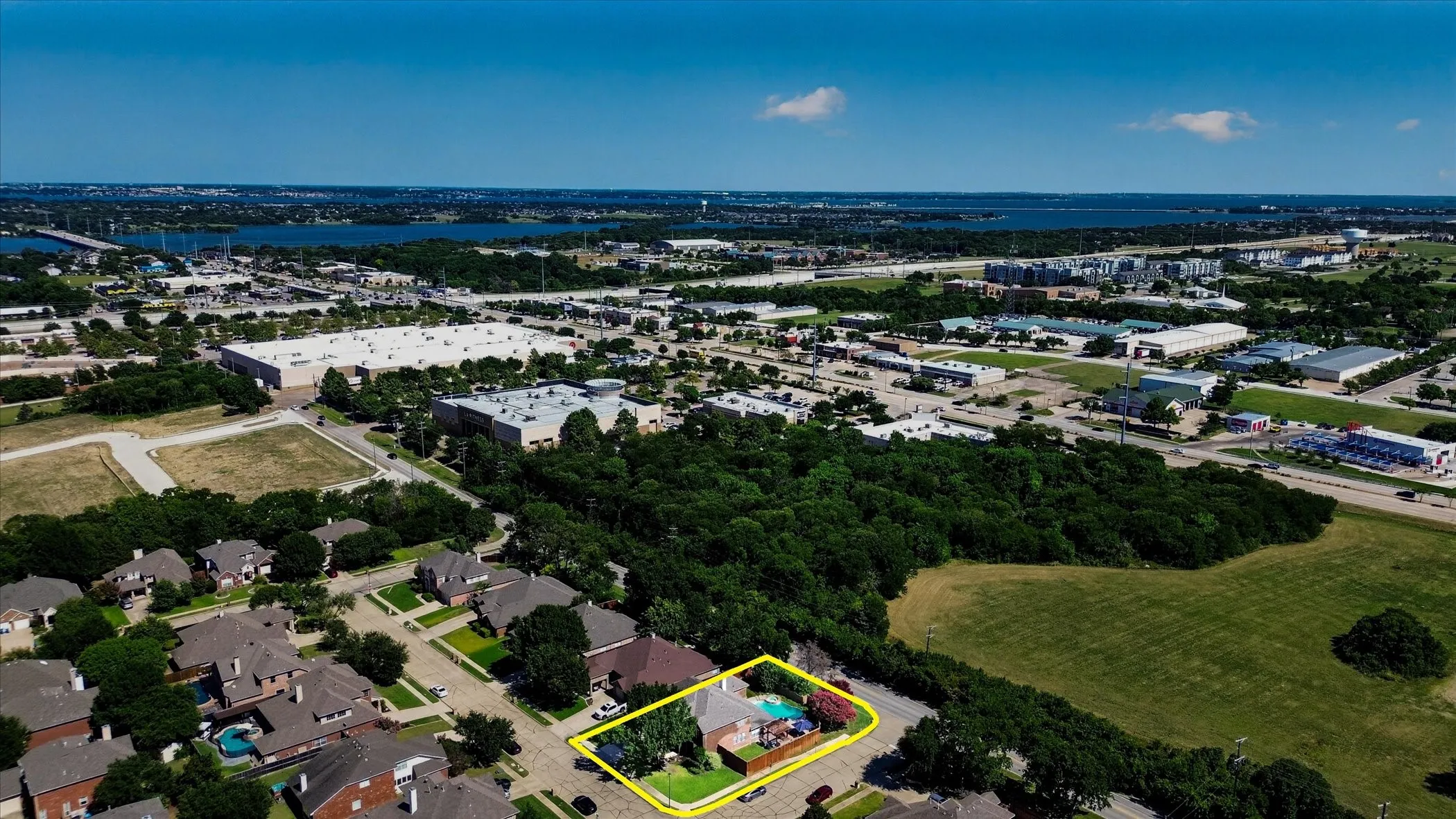 Single Family Residence For Sale in Dallas County , 4302 Founders Drive, Rowlett, Texas 75089, 4 Bedroom, 4 Bathroom, 3 Garage spaces, 3,220 Sqft, built in 2001, mls#21344631, Real Estate Agent in Rowlett, Homes For Sale in Dallas county, Homes For Sale in Rowlett, Realtor in Rowlett Texas, Real Estate Brokerage Independent Realty Texas, Luminita Cordes Realtor