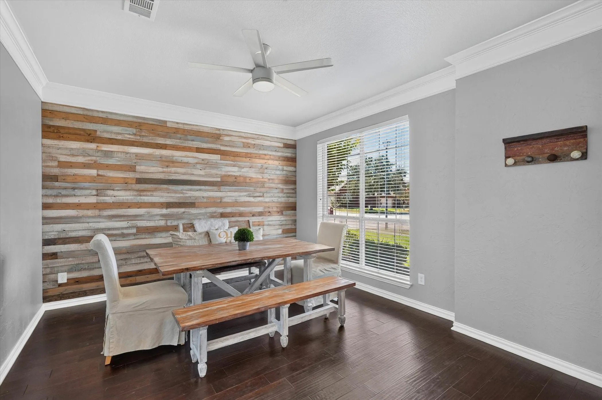 Single Family Residence For Sale in Dallas County , 4302 Founders Drive, Rowlett, Texas 75089, 4 Bedroom, 4 Bathroom, 3 Garage spaces, 3,220 Sqft, built in 2001, mls#21344631, Real Estate Agent in Rowlett, Homes For Sale in Dallas county, Homes For Sale in Rowlett, Realtor in Rowlett Texas, Real Estate Brokerage Independent Realty Texas, Luminita Cordes Realtor