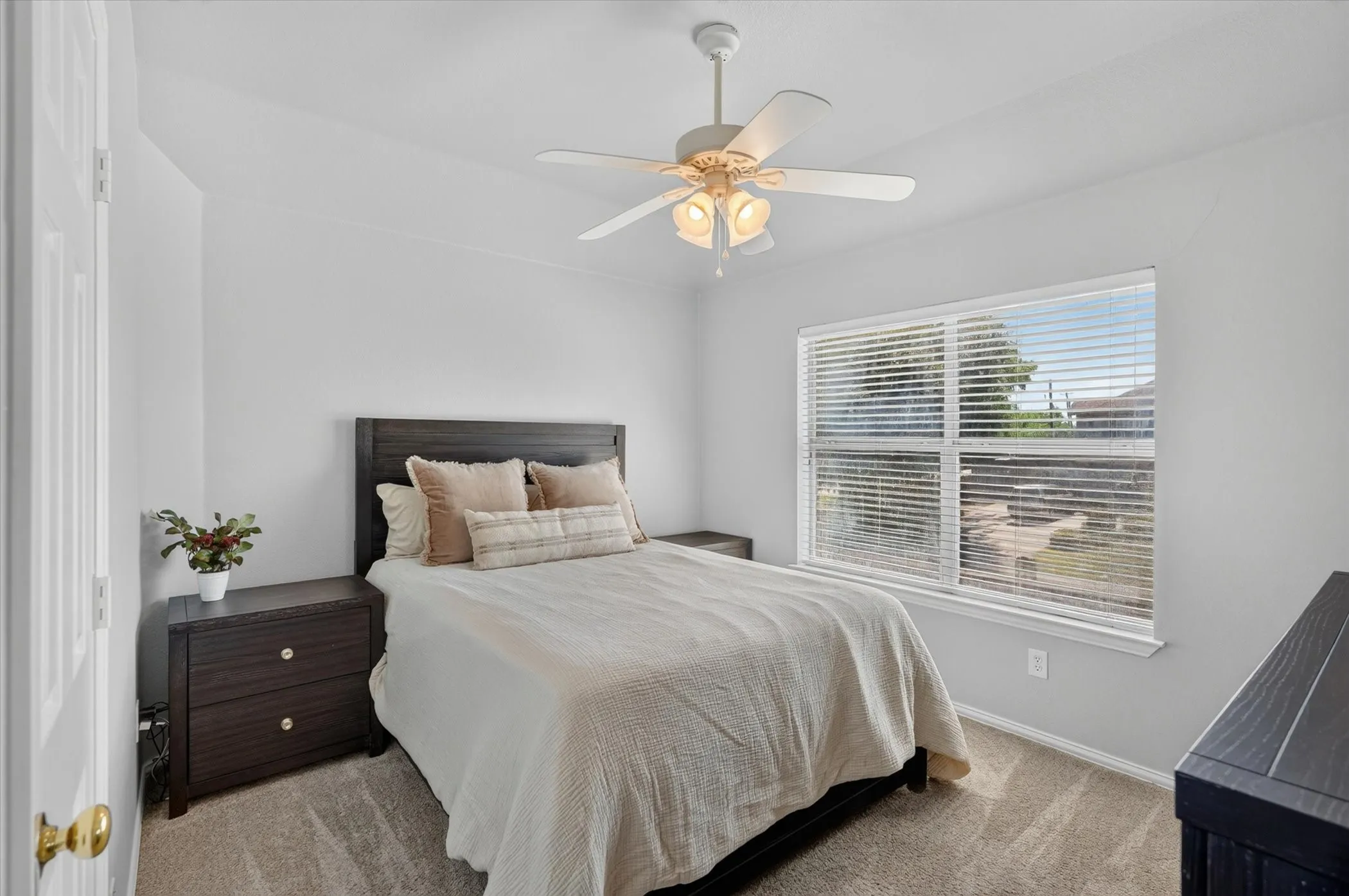 Single Family Residence For Sale in Dallas County , 4302 Founders Drive, Rowlett, Texas 75089, 4 Bedroom, 4 Bathroom, 3 Garage spaces, 3,220 Sqft, built in 2001, mls#21344631, Real Estate Agent in Rowlett, Homes For Sale in Dallas county, Homes For Sale in Rowlett, Realtor in Rowlett Texas, Real Estate Brokerage Independent Realty Texas, Luminita Cordes Realtor