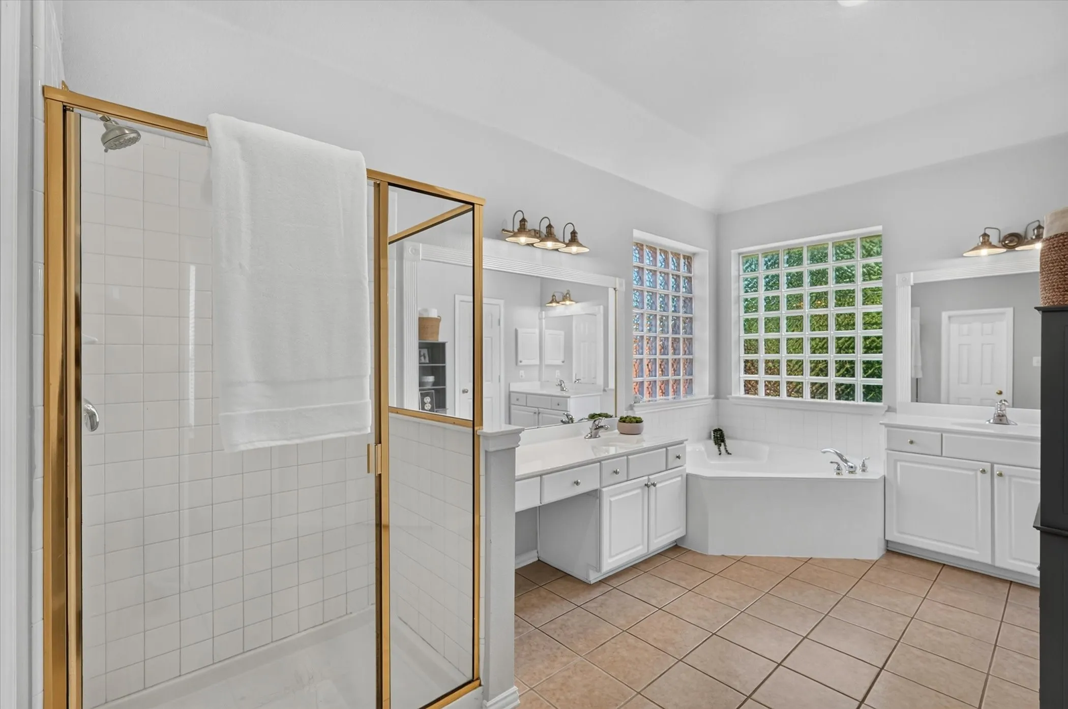 Single Family Residence For Sale in Dallas County , 4302 Founders Drive, Rowlett, Texas 75089, 4 Bedroom, 4 Bathroom, 3 Garage spaces, 3,220 Sqft, built in 2001, mls#21344631, Real Estate Agent in Rowlett, Homes For Sale in Dallas county, Homes For Sale in Rowlett, Realtor in Rowlett Texas, Real Estate Brokerage Independent Realty Texas, Luminita Cordes Realtor