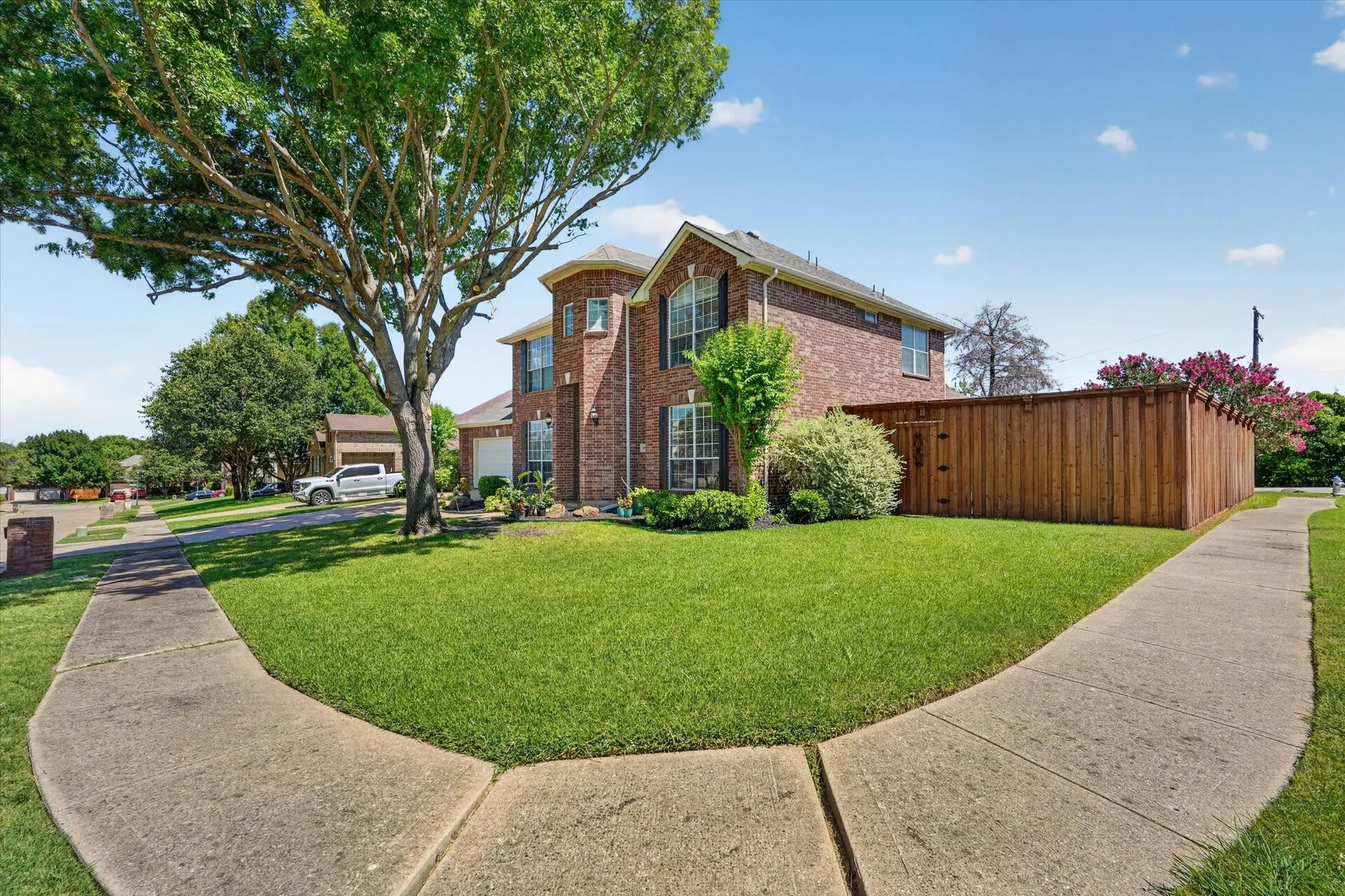 Single Family Residence For Sale in Dallas County , 4302 Founders Drive, Rowlett, Texas 75089, 4 Bedroom, 4 Bathroom, 3 Garage spaces, 3,220 Sqft, built in 2001, mls#21344631, Real Estate Agent in Rowlett, Homes For Sale in Dallas county, Homes For Sale in Rowlett, Realtor in Rowlett Texas, Real Estate Brokerage Independent Realty Texas, Luminita Cordes Realtor