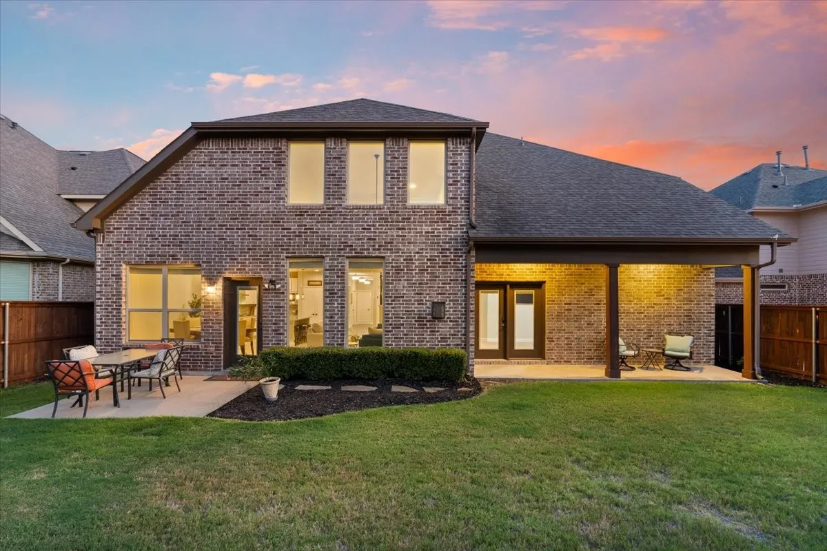 Single Family Residence For Sale in Collin County , 1400 Madrid Falls Drive, Mc Kinney, Texas 75071, 4 Bedroom, 5 Bathroom, 2 Garage spaces, 3,862 Sqft, built in 2015, mls#21343027, Real Estate Agent in Mc Kinney, Homes For Sale in Collin county, Homes For Sale in Mc Kinney, Realtor in Mc Kinney Texas, Real Estate Brokerage Independent Realty Texas, Luminita Cordes Realtor