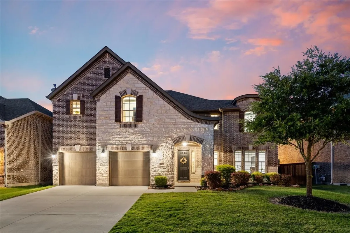 Single Family Residence For Sale in Collin County , 1400 Madrid Falls Drive, Mc Kinney, Texas 75071, 4 Bedroom, 5 Bathroom, 2 Garage spaces, 3,862 Sqft, built in 2015, mls#21343027, Real Estate Agent in Mc Kinney, Homes For Sale in Collin county, Homes For Sale in Mc Kinney, Realtor in Mc Kinney Texas, Real Estate Brokerage Independent Realty Texas, Luminita Cordes Realtor