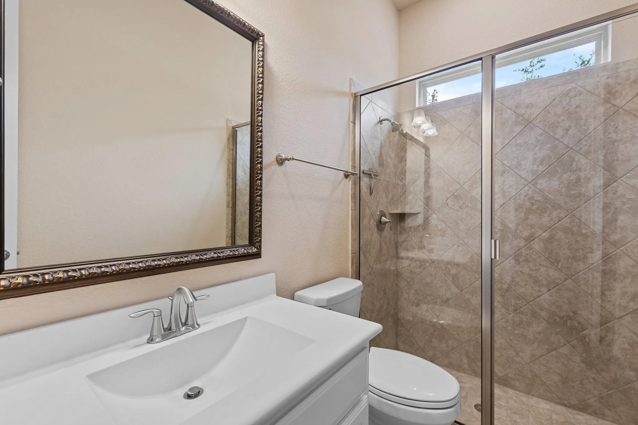 Single Family Residence For Rent in Denton County , 3759 Legends Path, Flower Mound, Texas 75028, 2 Bedroom, 4 Bathroom, 2 Garage spaces, 2,781 Sqft, built in 2018, mls#21344704, Real Estate Agent in Flower Mound, Homes For Rent in Denton county, Homes For Rent in Flower Mound, Realtor in Flower Mound Texas, Real Estate Brokerage Independent Realty Texas, Luminita Cordes Realtor