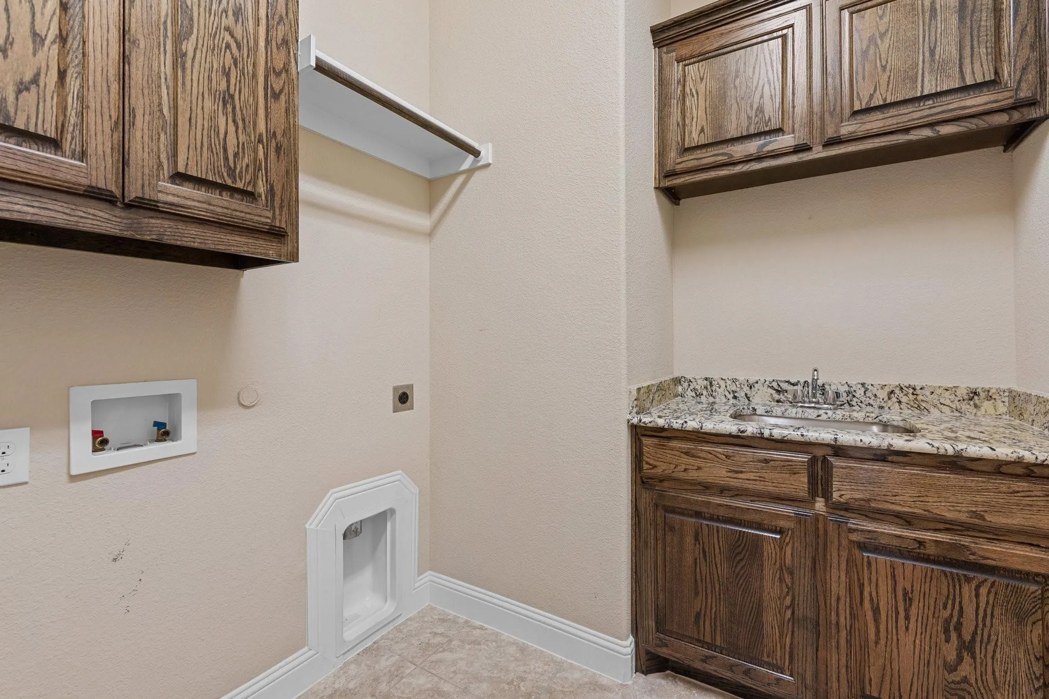 Single Family Residence For Rent in Denton County , 3759 Legends Path, Flower Mound, Texas 75028, 2 Bedroom, 4 Bathroom, 2 Garage spaces, 2,781 Sqft, built in 2018, mls#21344704, Real Estate Agent in Flower Mound, Homes For Rent in Denton county, Homes For Rent in Flower Mound, Realtor in Flower Mound Texas, Real Estate Brokerage Independent Realty Texas, Luminita Cordes Realtor