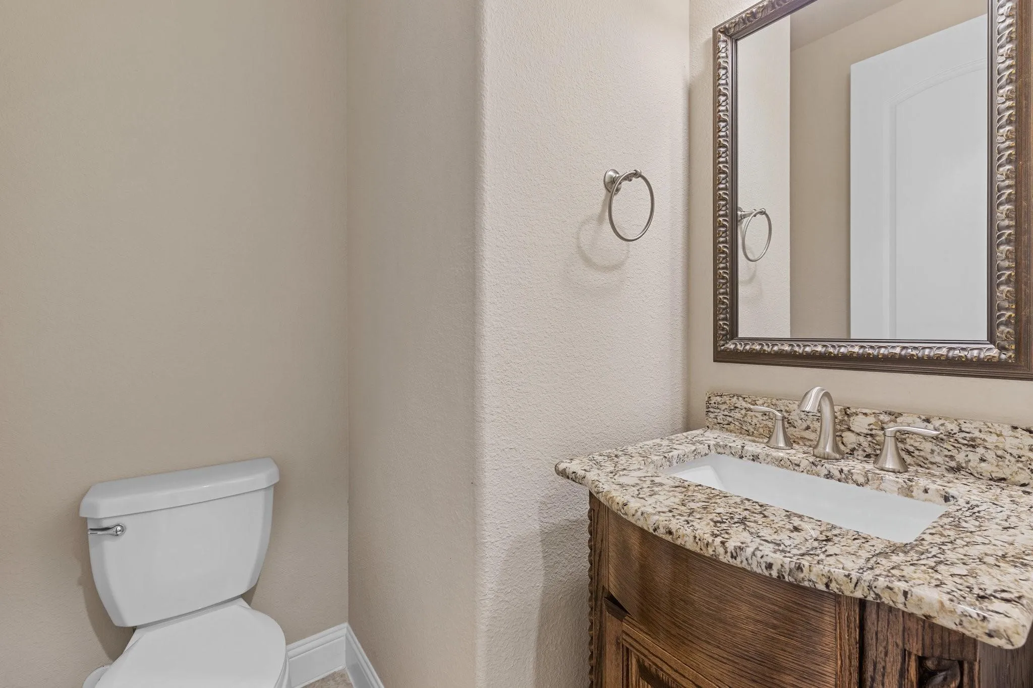 Single Family Residence For Rent in Denton County , 3759 Legends Path, Flower Mound, Texas 75028, 2 Bedroom, 4 Bathroom, 2 Garage spaces, 2,781 Sqft, built in 2018, mls#21344704, Real Estate Agent in Flower Mound, Homes For Rent in Denton county, Homes For Rent in Flower Mound, Realtor in Flower Mound Texas, Real Estate Brokerage Independent Realty Texas, Luminita Cordes Realtor