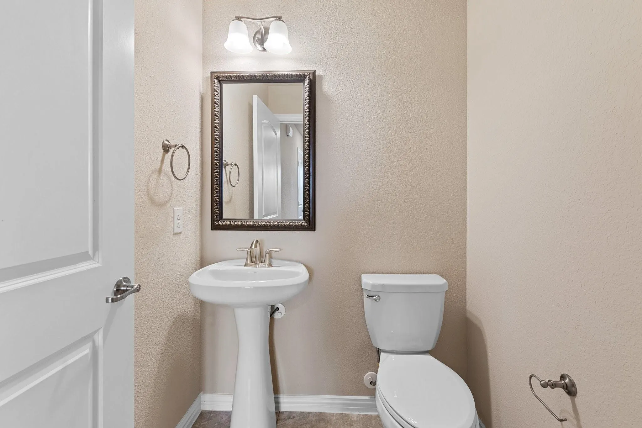 Single Family Residence For Rent in Denton County , 3759 Legends Path, Flower Mound, Texas 75028, 2 Bedroom, 4 Bathroom, 2 Garage spaces, 2,781 Sqft, built in 2018, mls#21344704, Real Estate Agent in Flower Mound, Homes For Rent in Denton county, Homes For Rent in Flower Mound, Realtor in Flower Mound Texas, Real Estate Brokerage Independent Realty Texas, Luminita Cordes Realtor