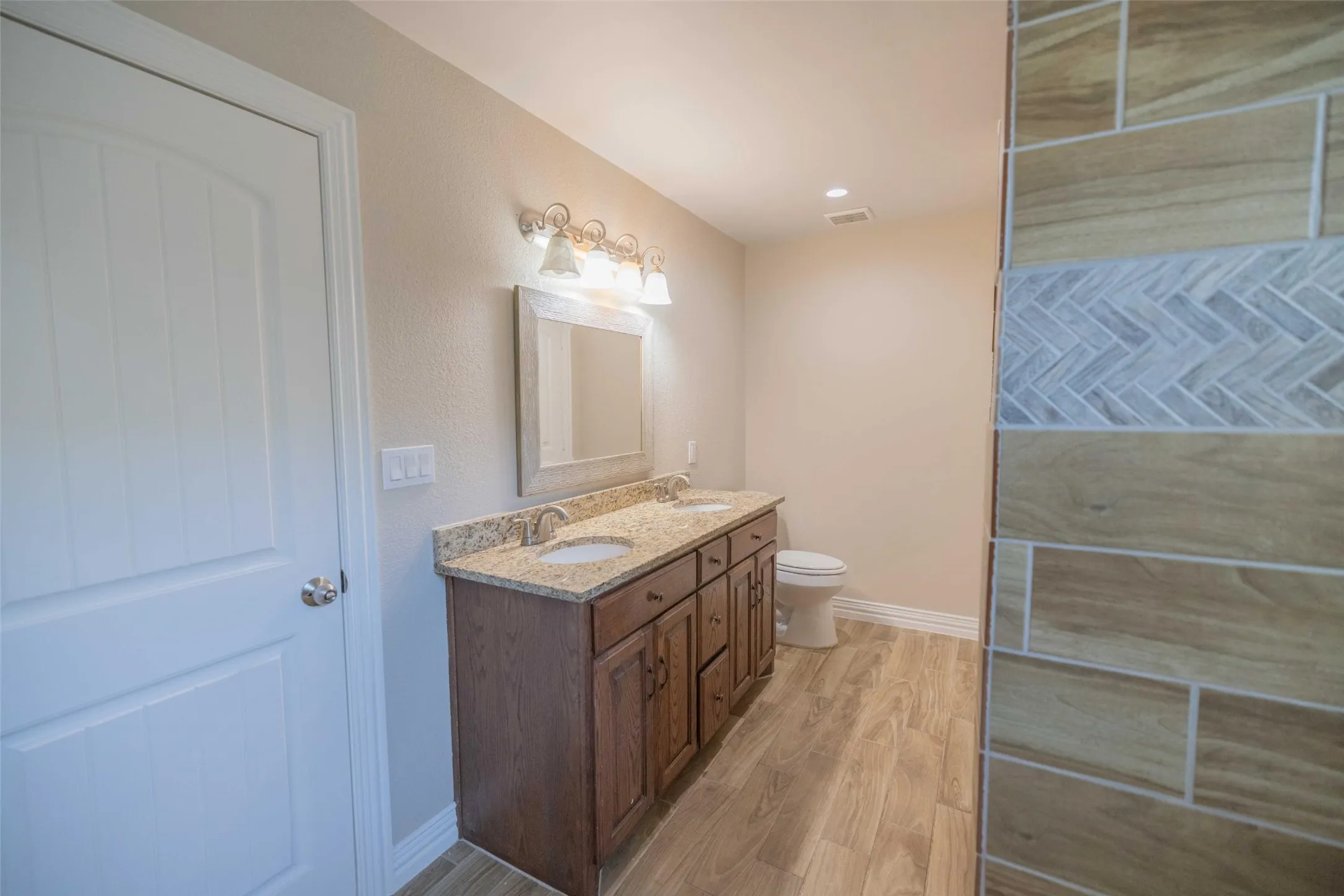 Single Family Residence For Rent in Dallas County , 1126 Wilbur Street, Dallas, Texas 75224, 3 Bedroom, 2 Bathroom, Garage spaces, 1,382 Sqft, built in 1923, mls#21344710, Real Estate Agent in Dallas, Homes For Rent in Dallas county, Homes For Rent in Dallas, Realtor in Dallas Texas, Real Estate Brokerage Independent Realty Texas, Luminita Cordes Realtor
