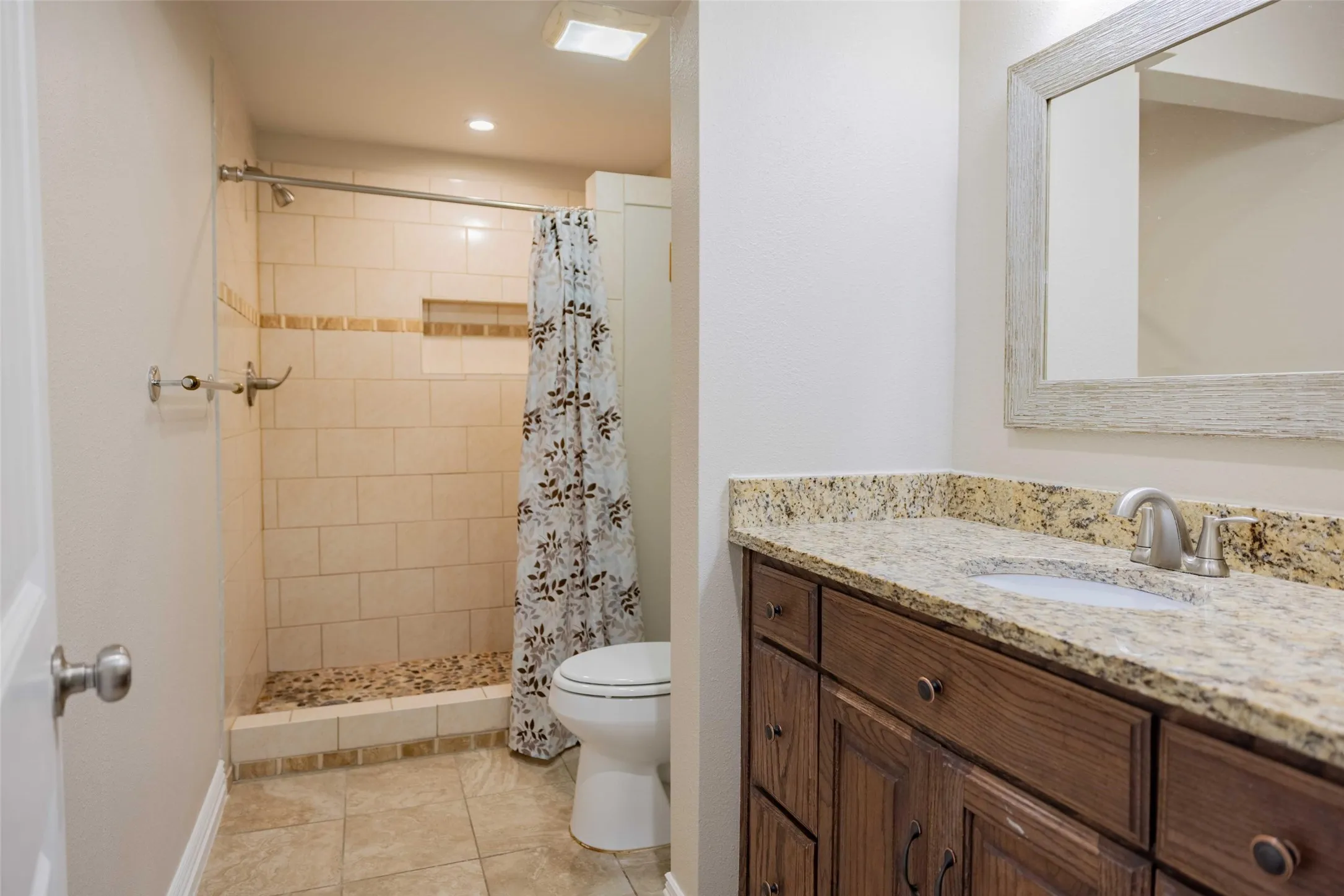 Single Family Residence For Rent in Dallas County , 1126 Wilbur Street, Dallas, Texas 75224, 3 Bedroom, 2 Bathroom, Garage spaces, 1,382 Sqft, built in 1923, mls#21344710, Real Estate Agent in Dallas, Homes For Rent in Dallas county, Homes For Rent in Dallas, Realtor in Dallas Texas, Real Estate Brokerage Independent Realty Texas, Luminita Cordes Realtor