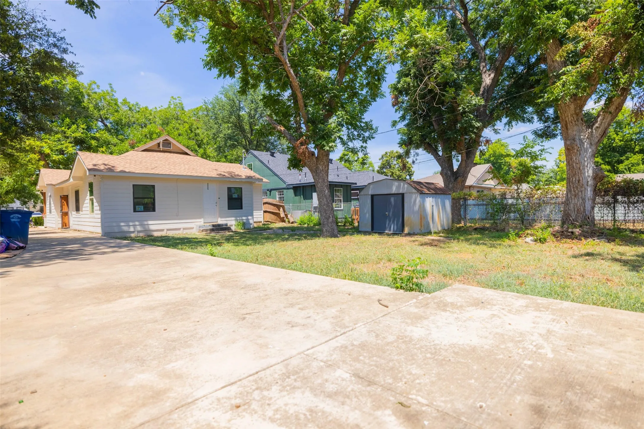 Single Family Residence For Rent in Dallas County , 1126 Wilbur Street, Dallas, Texas 75224, 3 Bedroom, 2 Bathroom, Garage spaces, 1,382 Sqft, built in 1923, mls#21344710, Real Estate Agent in Dallas, Homes For Rent in Dallas county, Homes For Rent in Dallas, Realtor in Dallas Texas, Real Estate Brokerage Independent Realty Texas, Luminita Cordes Realtor