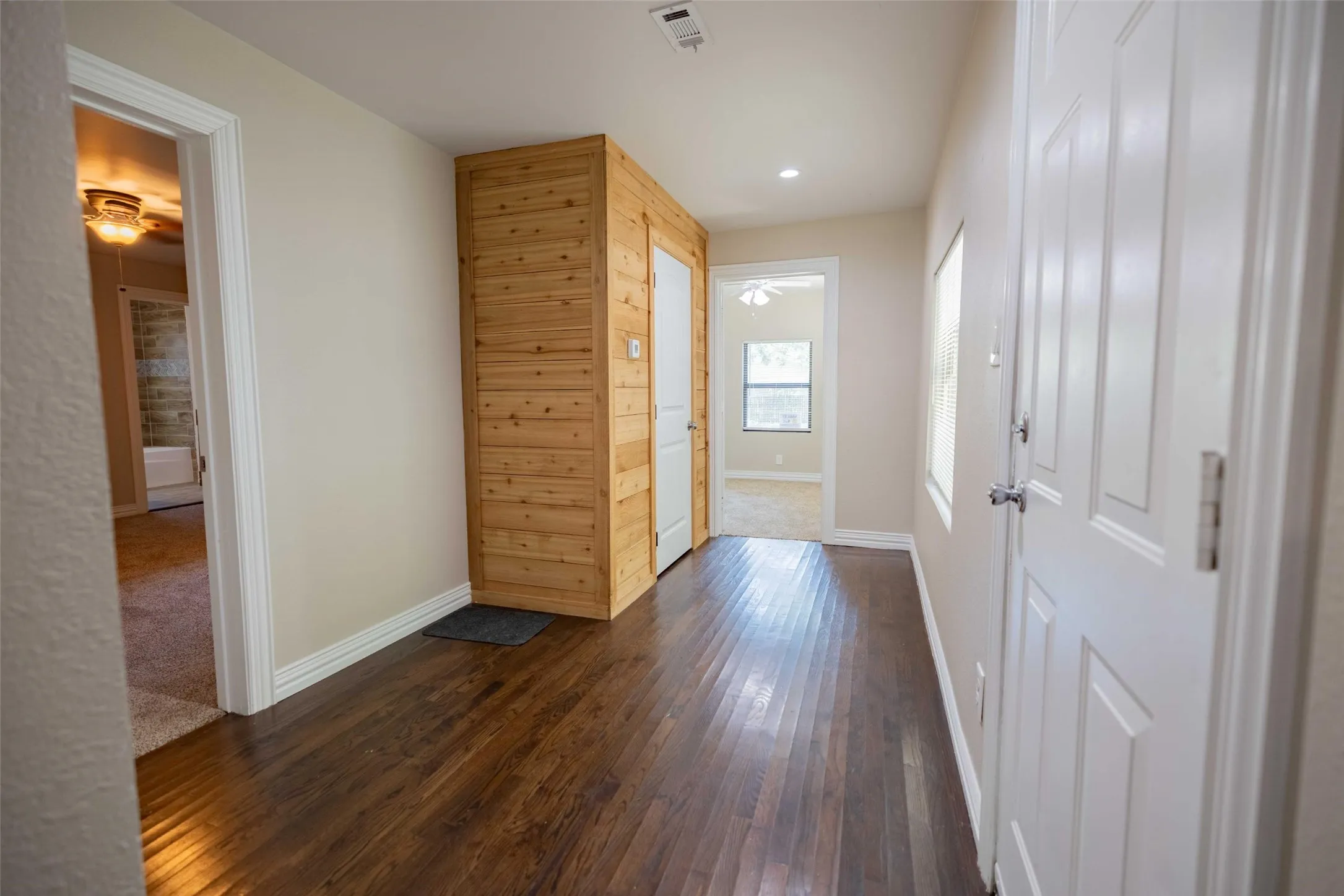 Single Family Residence For Rent in Dallas County , 1126 Wilbur Street, Dallas, Texas 75224, 3 Bedroom, 2 Bathroom, Garage spaces, 1,382 Sqft, built in 1923, mls#21344710, Real Estate Agent in Dallas, Homes For Rent in Dallas county, Homes For Rent in Dallas, Realtor in Dallas Texas, Real Estate Brokerage Independent Realty Texas, Luminita Cordes Realtor
