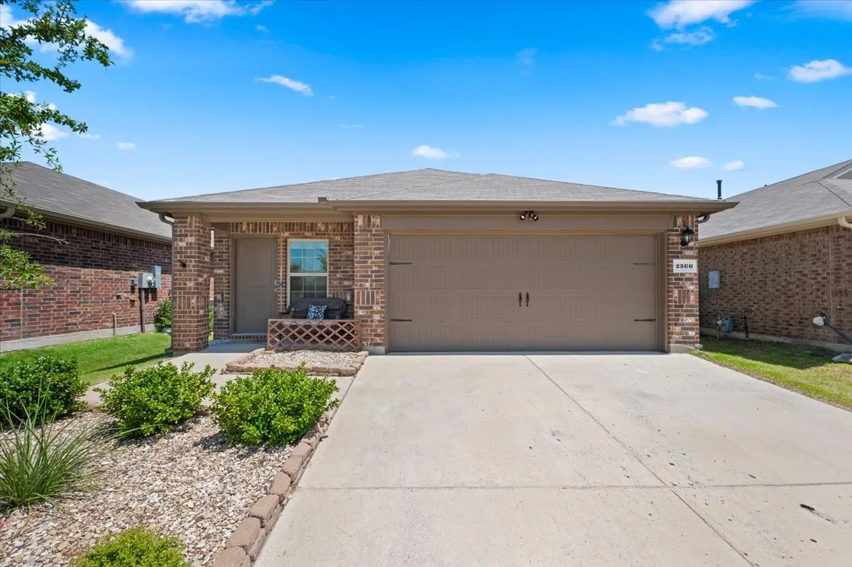 Single Family Residence For Sale in Kaufman County , 2560 Russell Street, Crandall, Texas 75114, 3 Bedroom, 2 Bathroom, 2 Garage spaces, 1,535 Sqft, built in 2022, mls#21344714, Real Estate Agent in Crandall, Homes For Sale in Kaufman county, Homes For Sale in Crandall, Realtor in Crandall Texas, Real Estate Brokerage Independent Realty Texas, Luminita Cordes Realtor