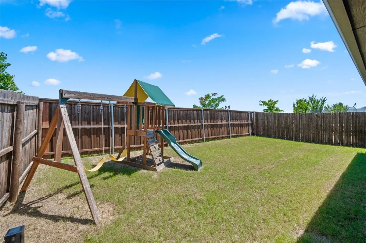 Single Family Residence For Sale in Kaufman County , 2560 Russell Street, Crandall, Texas 75114, 3 Bedroom, 2 Bathroom, 2 Garage spaces, 1,535 Sqft, built in 2022, mls#21344714, Real Estate Agent in Crandall, Homes For Sale in Kaufman county, Homes For Sale in Crandall, Realtor in Crandall Texas, Real Estate Brokerage Independent Realty Texas, Luminita Cordes Realtor