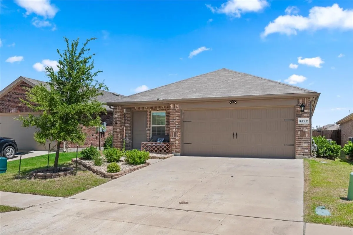 Single Family Residence For Sale in Kaufman County , 2560 Russell Street, Crandall, Texas 75114, 3 Bedroom, 2 Bathroom, 2 Garage spaces, 1,535 Sqft, built in 2022, mls#21344714, Real Estate Agent in Crandall, Homes For Sale in Kaufman county, Homes For Sale in Crandall, Realtor in Crandall Texas, Real Estate Brokerage Independent Realty Texas, Luminita Cordes Realtor