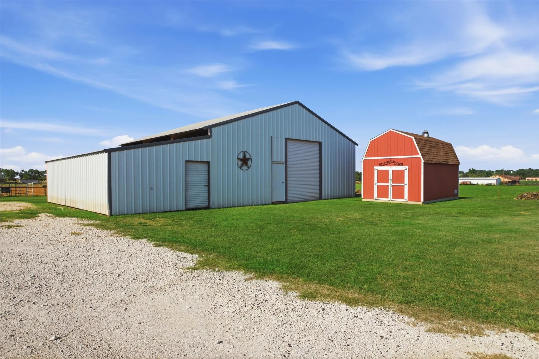 Farm For Sale in Grayson County , 685 W Line Road, Whitesboro, Texas 76273, 4 Bedroom, 4 Bathroom, 2 Garage spaces, 2,387 Sqft, built in 1997, mls#21344577, Real Estate Agent in Whitesboro, Homes For Sale in Grayson county, Homes For Sale in Whitesboro, Realtor in Whitesboro Texas, Real Estate Brokerage Independent Realty Texas, Luminita Cordes Realtor