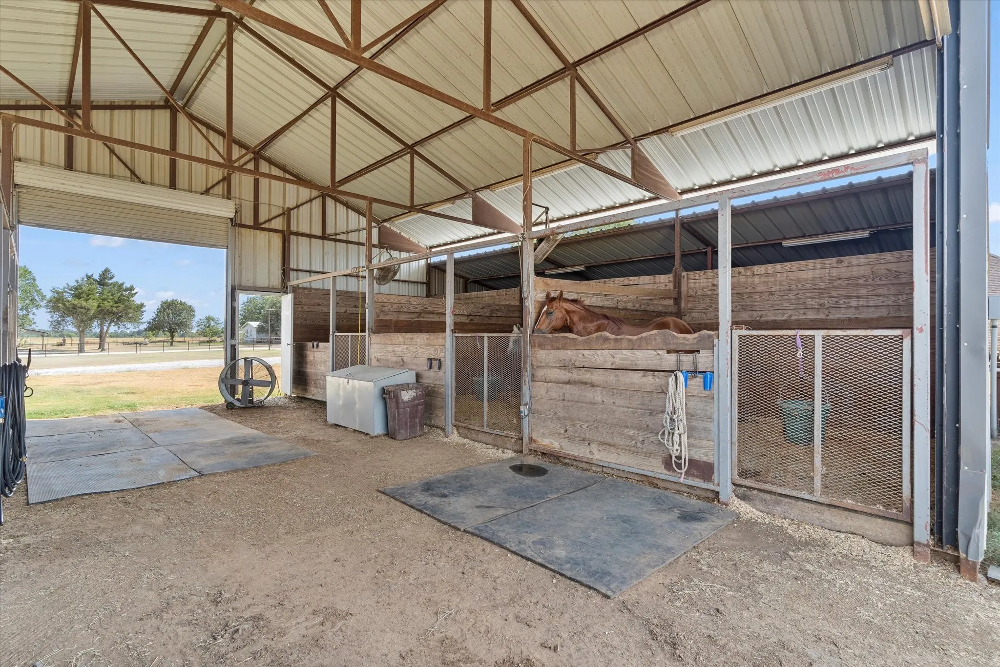 Farm For Sale in Grayson County , 685 W Line Road, Whitesboro, Texas 76273, 4 Bedroom, 4 Bathroom, 2 Garage spaces, 2,387 Sqft, built in 1997, mls#21344577, Real Estate Agent in Whitesboro, Homes For Sale in Grayson county, Homes For Sale in Whitesboro, Realtor in Whitesboro Texas, Real Estate Brokerage Independent Realty Texas, Luminita Cordes Realtor
