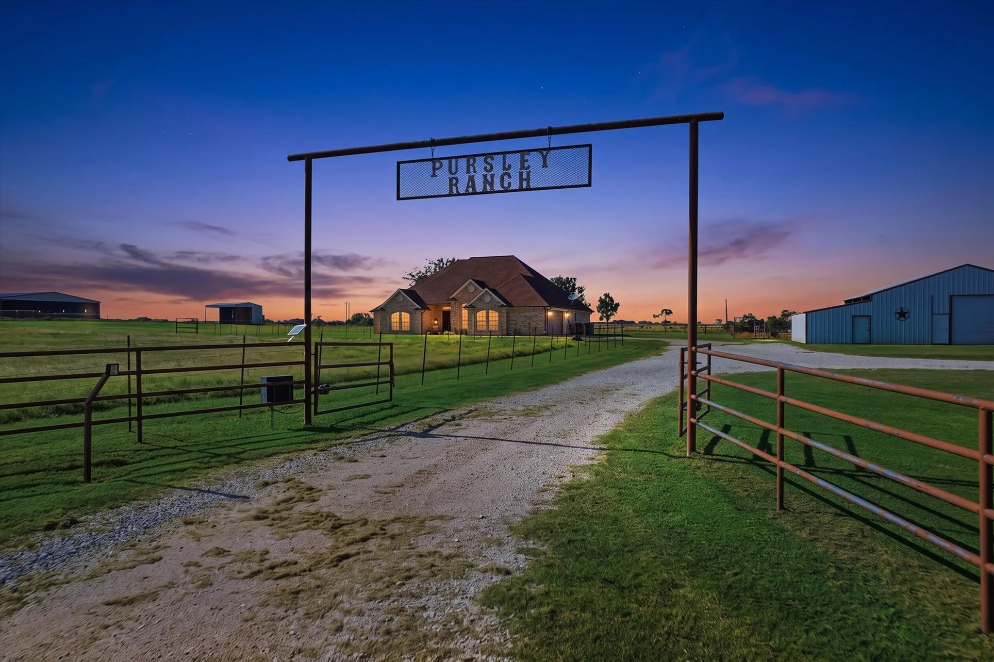Farm For Sale in Grayson County , 685 W Line Road, Whitesboro, Texas 76273, 4 Bedroom, 4 Bathroom, 2 Garage spaces, 2,387 Sqft, built in 1997, mls#21344577, Real Estate Agent in Whitesboro, Homes For Sale in Grayson county, Homes For Sale in Whitesboro, Realtor in Whitesboro Texas, Real Estate Brokerage Independent Realty Texas, Luminita Cordes Realtor