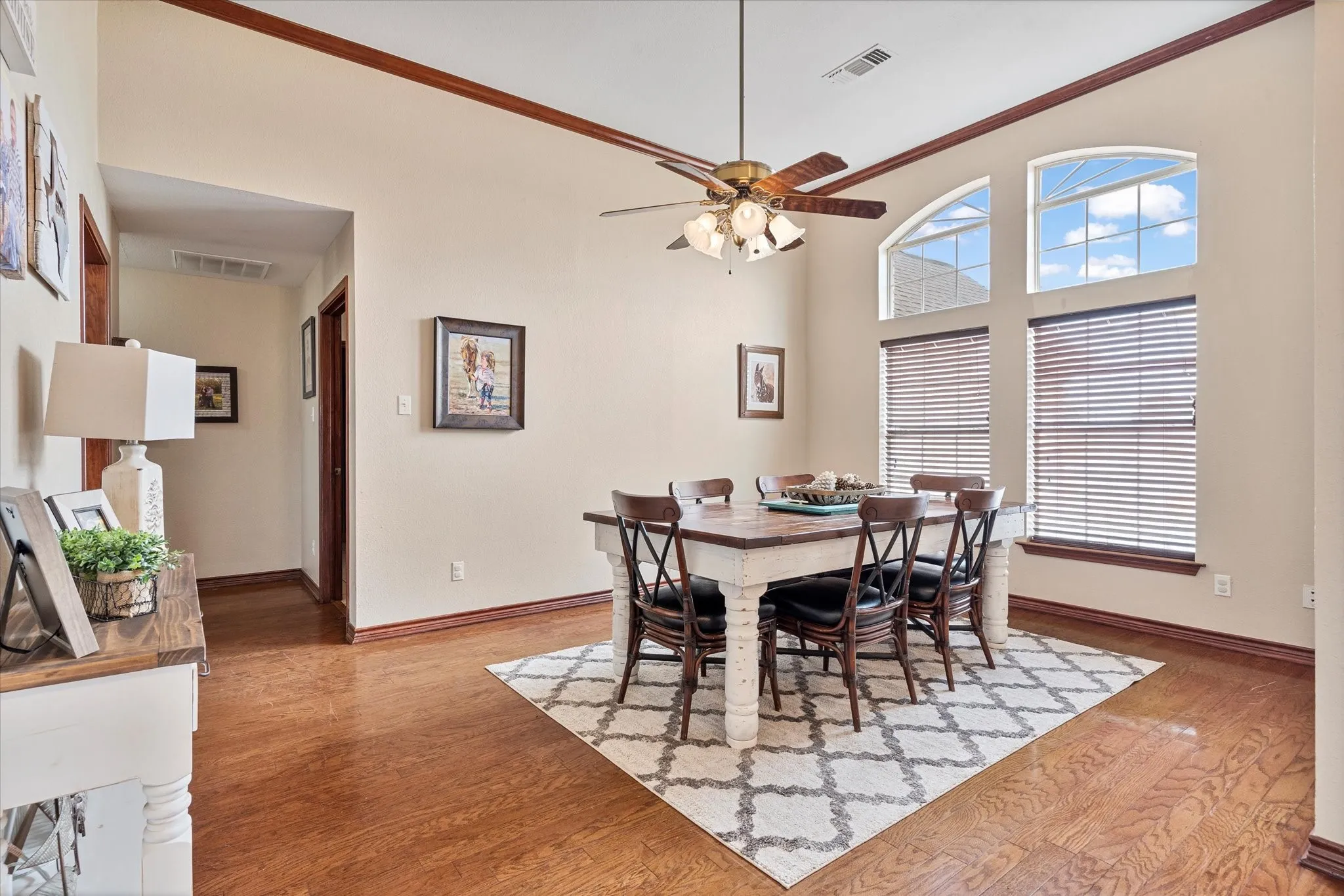 Farm For Sale in Grayson County , 685 W Line Road, Whitesboro, Texas 76273, 4 Bedroom, 4 Bathroom, 2 Garage spaces, 2,387 Sqft, built in 1997, mls#21344577, Real Estate Agent in Whitesboro, Homes For Sale in Grayson county, Homes For Sale in Whitesboro, Realtor in Whitesboro Texas, Real Estate Brokerage Independent Realty Texas, Luminita Cordes Realtor