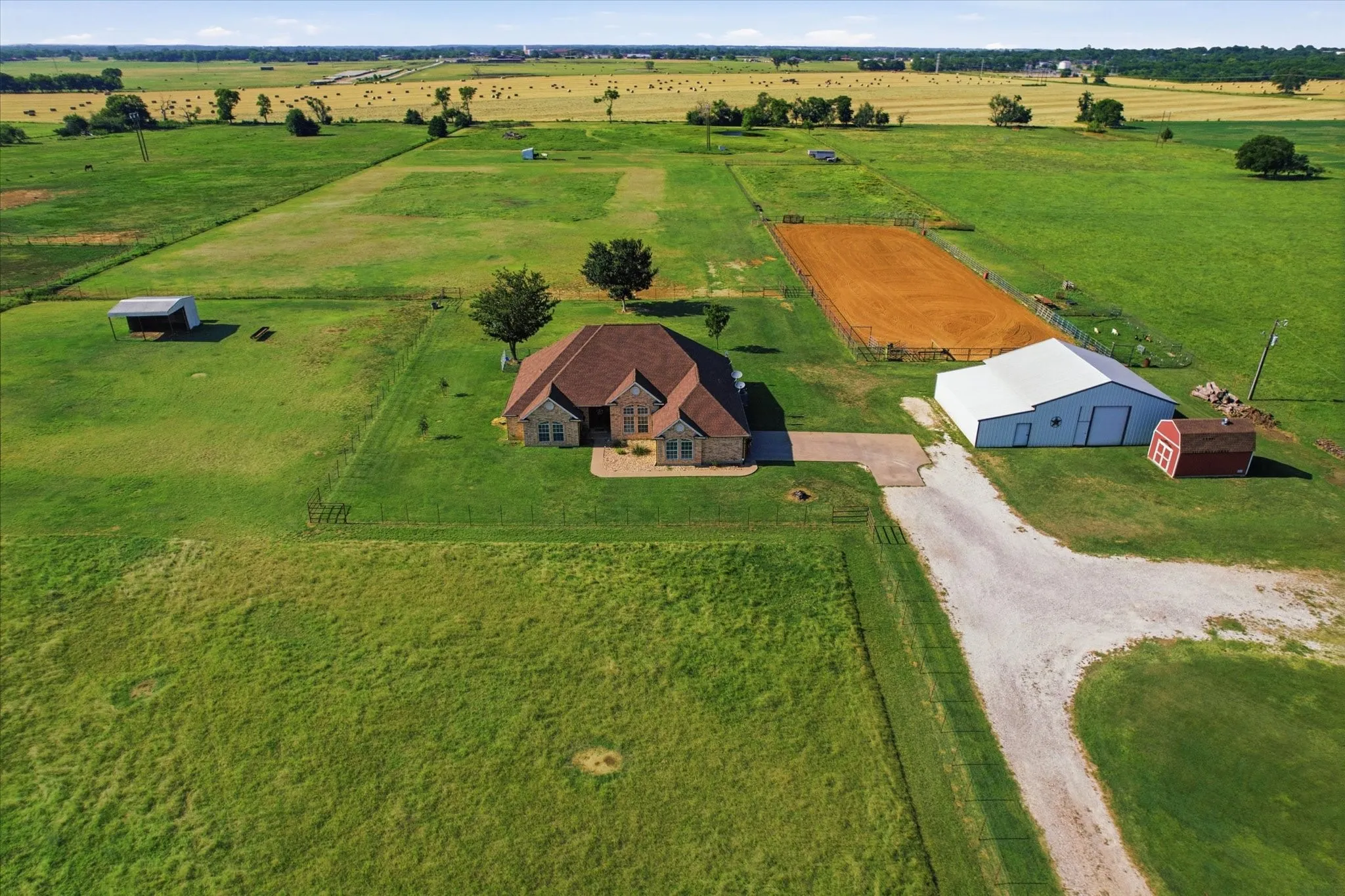 Farm For Sale in Grayson County , 685 W Line Road, Whitesboro, Texas 76273, 4 Bedroom, 4 Bathroom, 2 Garage spaces, 2,387 Sqft, built in 1997, mls#21344577, Real Estate Agent in Whitesboro, Homes For Sale in Grayson county, Homes For Sale in Whitesboro, Realtor in Whitesboro Texas, Real Estate Brokerage Independent Realty Texas, Luminita Cordes Realtor