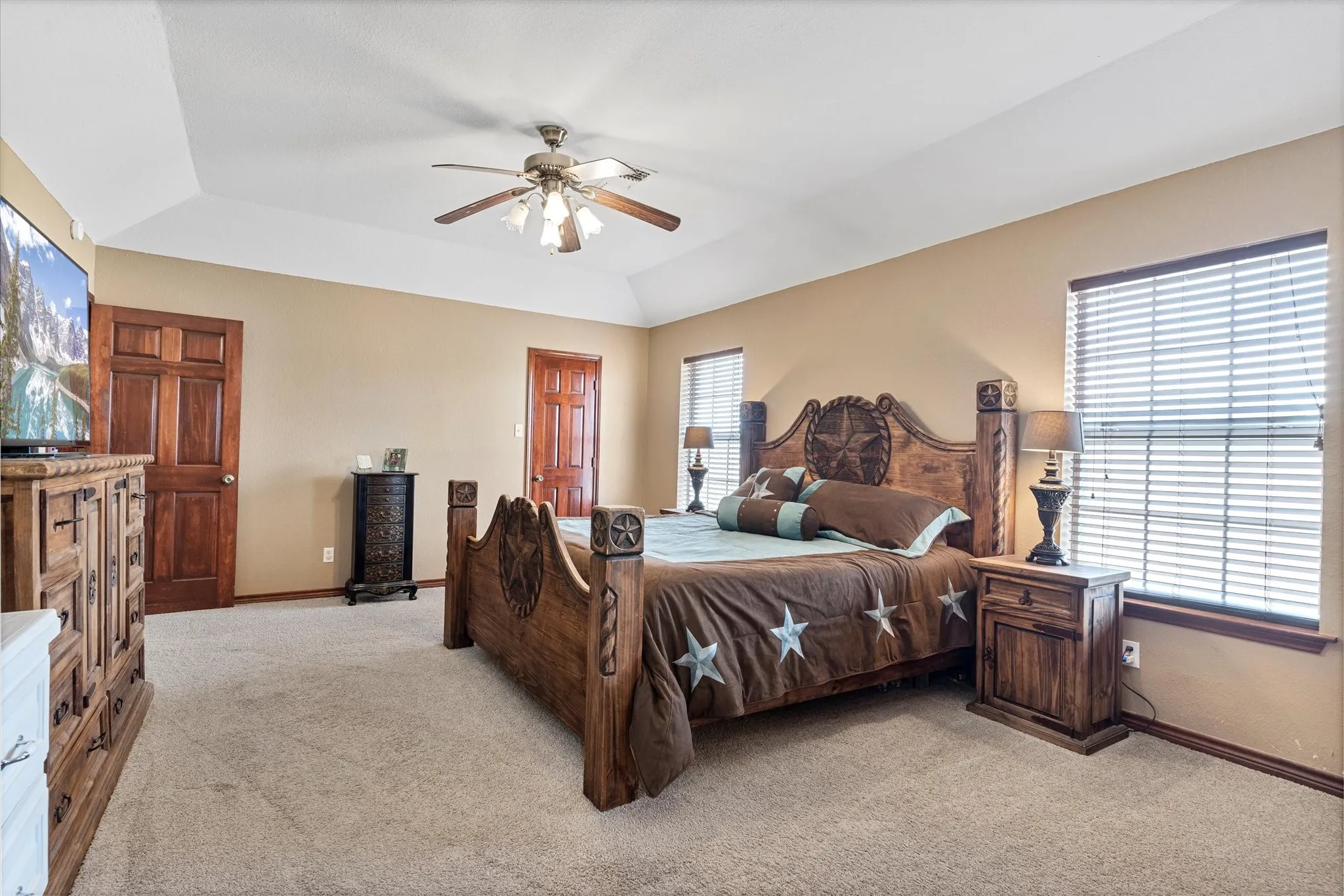 Farm For Sale in Grayson County , 685 W Line Road, Whitesboro, Texas 76273, 4 Bedroom, 4 Bathroom, 2 Garage spaces, 2,387 Sqft, built in 1997, mls#21344577, Real Estate Agent in Whitesboro, Homes For Sale in Grayson county, Homes For Sale in Whitesboro, Realtor in Whitesboro Texas, Real Estate Brokerage Independent Realty Texas, Luminita Cordes Realtor