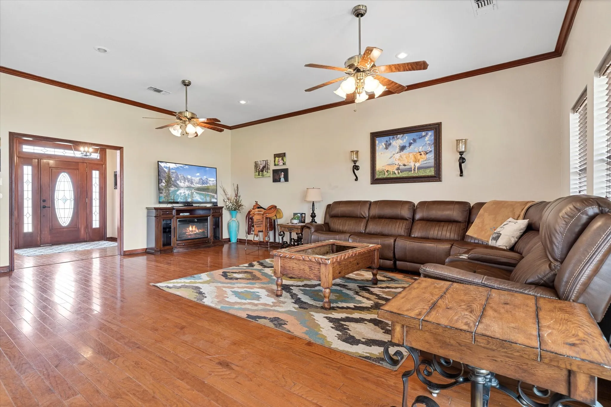 Farm For Sale in Grayson County , 685 W Line Road, Whitesboro, Texas 76273, 4 Bedroom, 4 Bathroom, 2 Garage spaces, 2,387 Sqft, built in 1997, mls#21344577, Real Estate Agent in Whitesboro, Homes For Sale in Grayson county, Homes For Sale in Whitesboro, Realtor in Whitesboro Texas, Real Estate Brokerage Independent Realty Texas, Luminita Cordes Realtor