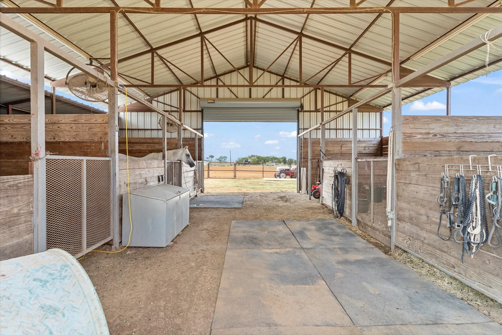 Farm For Sale in Grayson County , 685 W Line Road, Whitesboro, Texas 76273, 4 Bedroom, 4 Bathroom, 2 Garage spaces, 2,387 Sqft, built in 1997, mls#21344577, Real Estate Agent in Whitesboro, Homes For Sale in Grayson county, Homes For Sale in Whitesboro, Realtor in Whitesboro Texas, Real Estate Brokerage Independent Realty Texas, Luminita Cordes Realtor