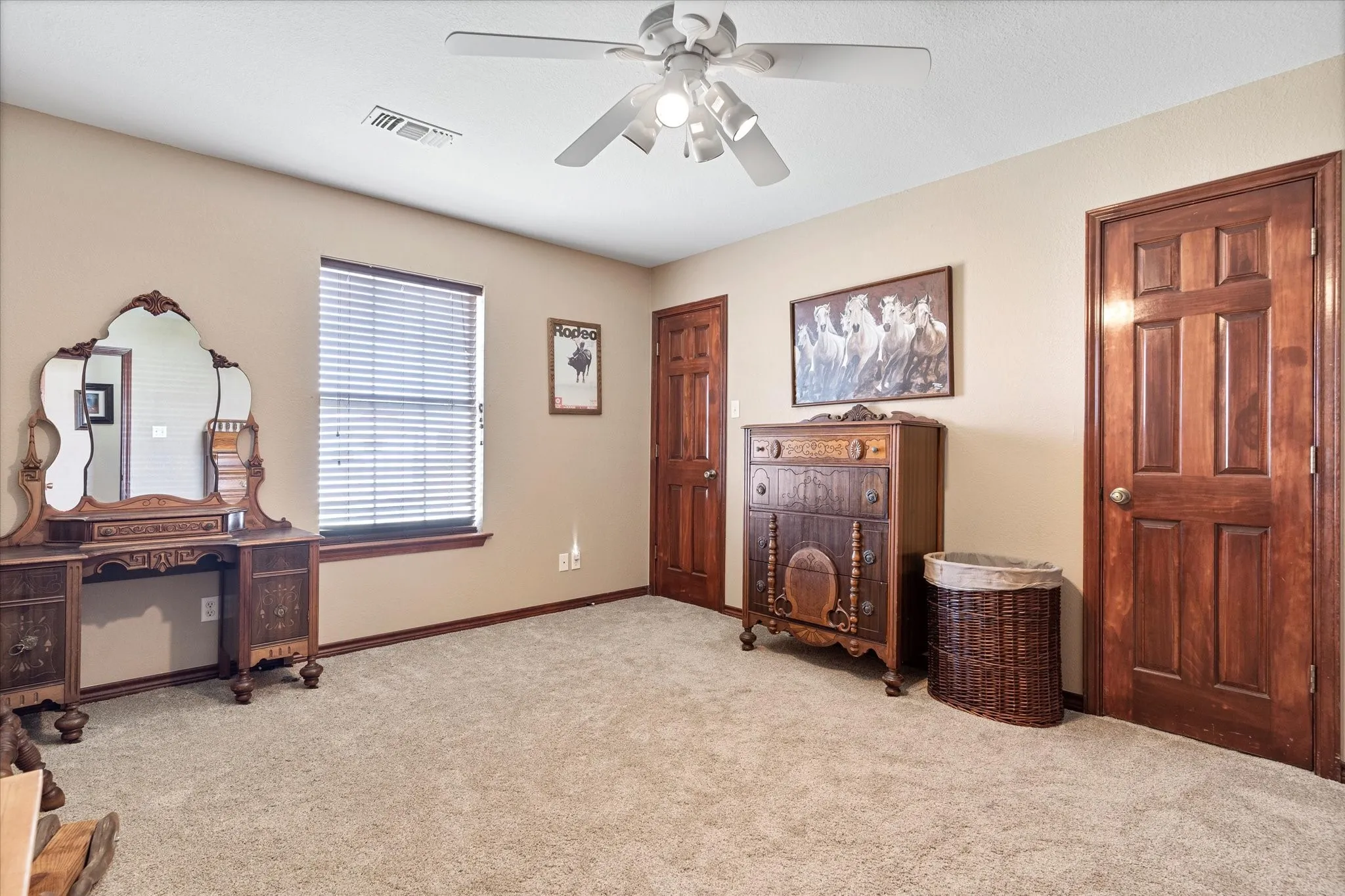 Farm For Sale in Grayson County , 685 W Line Road, Whitesboro, Texas 76273, 4 Bedroom, 4 Bathroom, 2 Garage spaces, 2,387 Sqft, built in 1997, mls#21344577, Real Estate Agent in Whitesboro, Homes For Sale in Grayson county, Homes For Sale in Whitesboro, Realtor in Whitesboro Texas, Real Estate Brokerage Independent Realty Texas, Luminita Cordes Realtor
