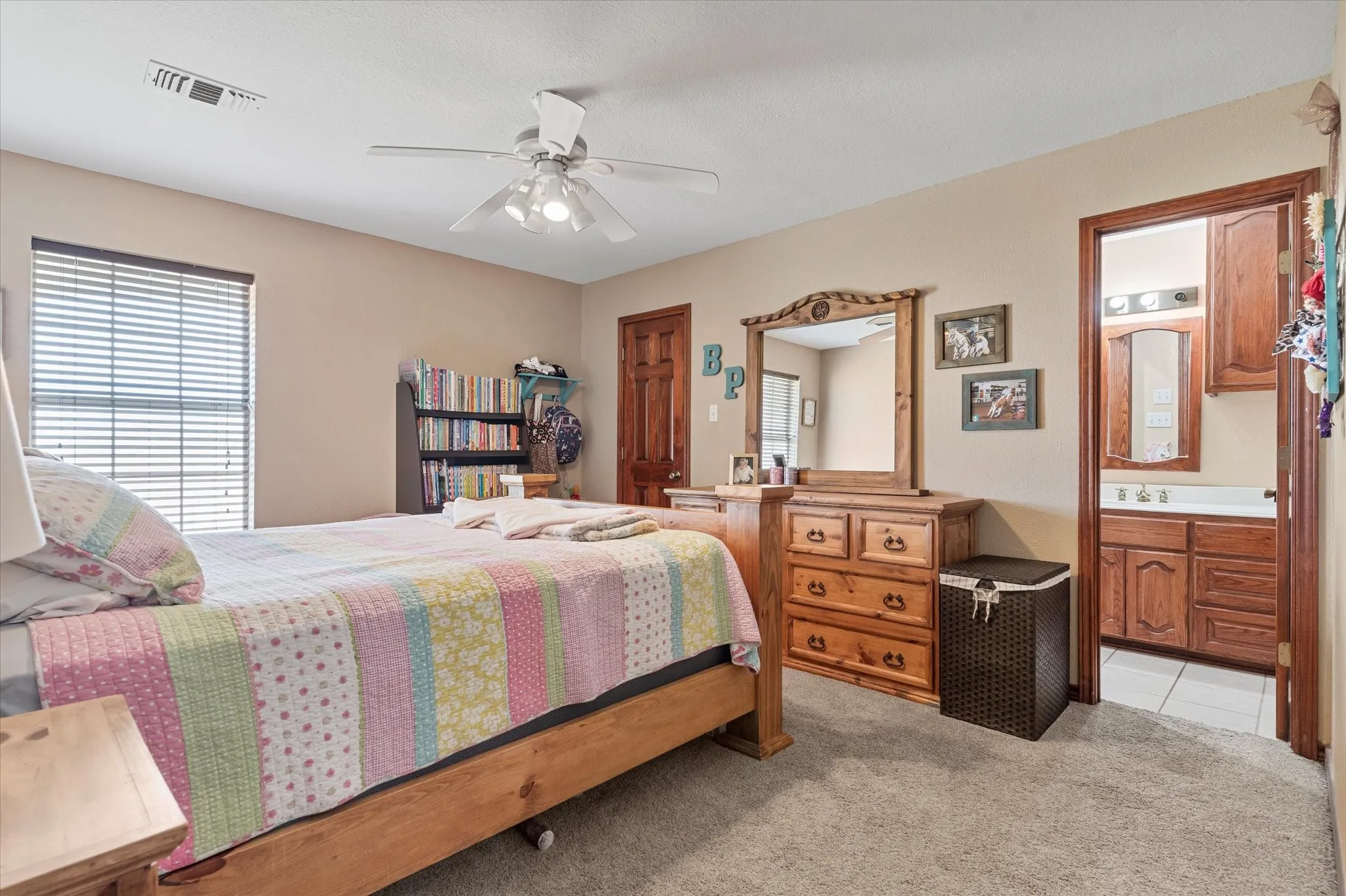 Farm For Sale in Grayson County , 685 W Line Road, Whitesboro, Texas 76273, 4 Bedroom, 4 Bathroom, 2 Garage spaces, 2,387 Sqft, built in 1997, mls#21344577, Real Estate Agent in Whitesboro, Homes For Sale in Grayson county, Homes For Sale in Whitesboro, Realtor in Whitesboro Texas, Real Estate Brokerage Independent Realty Texas, Luminita Cordes Realtor