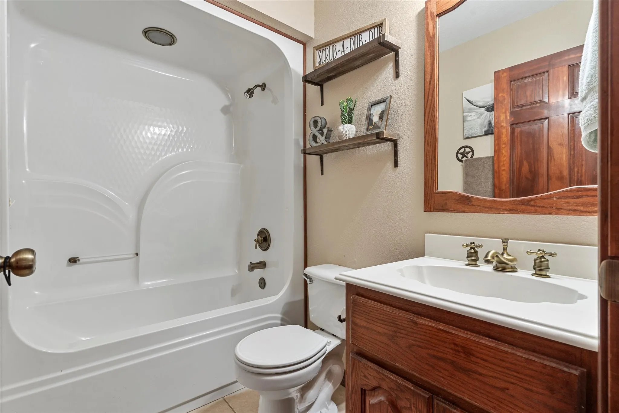 Farm For Sale in Grayson County , 685 W Line Road, Whitesboro, Texas 76273, 4 Bedroom, 4 Bathroom, 2 Garage spaces, 2,387 Sqft, built in 1997, mls#21344577, Real Estate Agent in Whitesboro, Homes For Sale in Grayson county, Homes For Sale in Whitesboro, Realtor in Whitesboro Texas, Real Estate Brokerage Independent Realty Texas, Luminita Cordes Realtor
