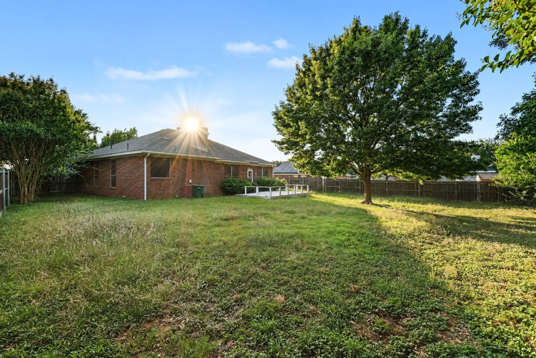 Single Family Residence For Sale in Denton County , 3104 Mulholland Road, Corinth, Texas 76210, 3 Bedroom, 2 Bathroom, 2 Garage spaces, 1,671 Sqft, built in 2000, mls#21338062, Real Estate Agent in Corinth, Homes For Sale in Denton county, Homes For Sale in Corinth, Realtor in Corinth Texas, Real Estate Brokerage Independent Realty Texas, Luminita Cordes Realtor