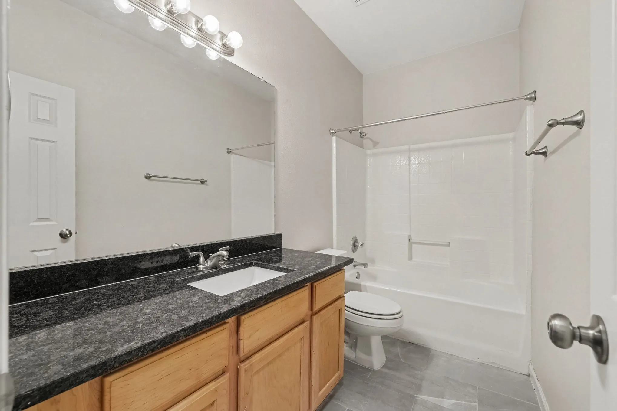 Single Family Residence For Sale in Denton County , 3104 Mulholland Road, Corinth, Texas 76210, 3 Bedroom, 2 Bathroom, 2 Garage spaces, 1,671 Sqft, built in 2000, mls#21338062, Real Estate Agent in Corinth, Homes For Sale in Denton county, Homes For Sale in Corinth, Realtor in Corinth Texas, Real Estate Brokerage Independent Realty Texas, Luminita Cordes Realtor