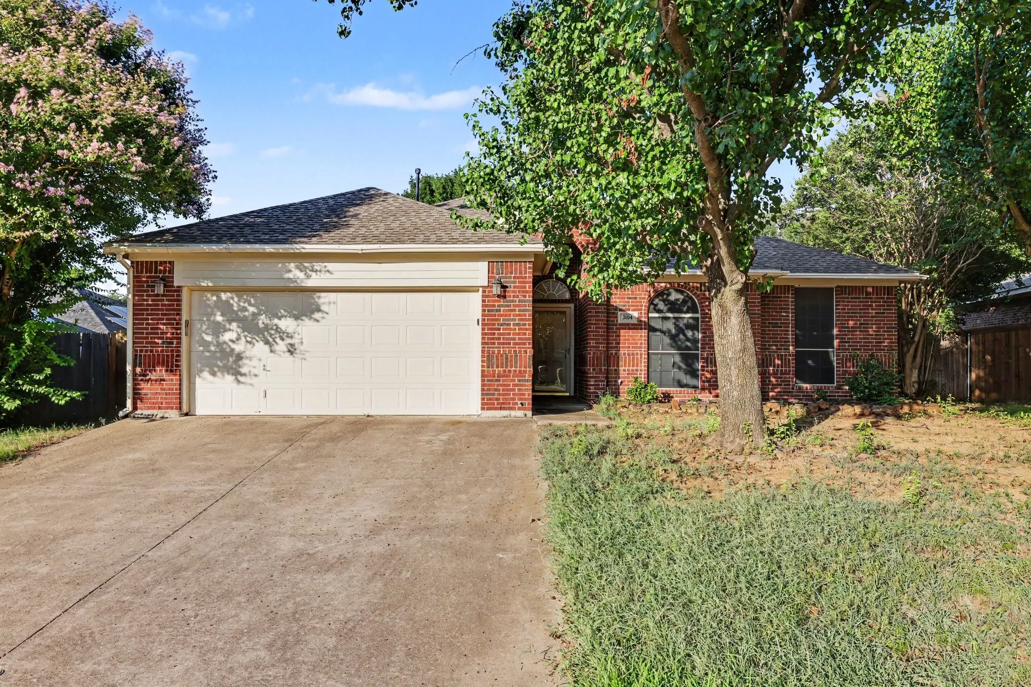 Single Family Residence For Sale in Denton County , 3104 Mulholland Road, Corinth, Texas 76210, 3 Bedroom, 2 Bathroom, 2 Garage spaces, 1,671 Sqft, built in 2000, mls#21338062, Real Estate Agent in Corinth, Homes For Sale in Denton county, Homes For Sale in Corinth, Realtor in Corinth Texas, Real Estate Brokerage Independent Realty Texas, Luminita Cordes Realtor