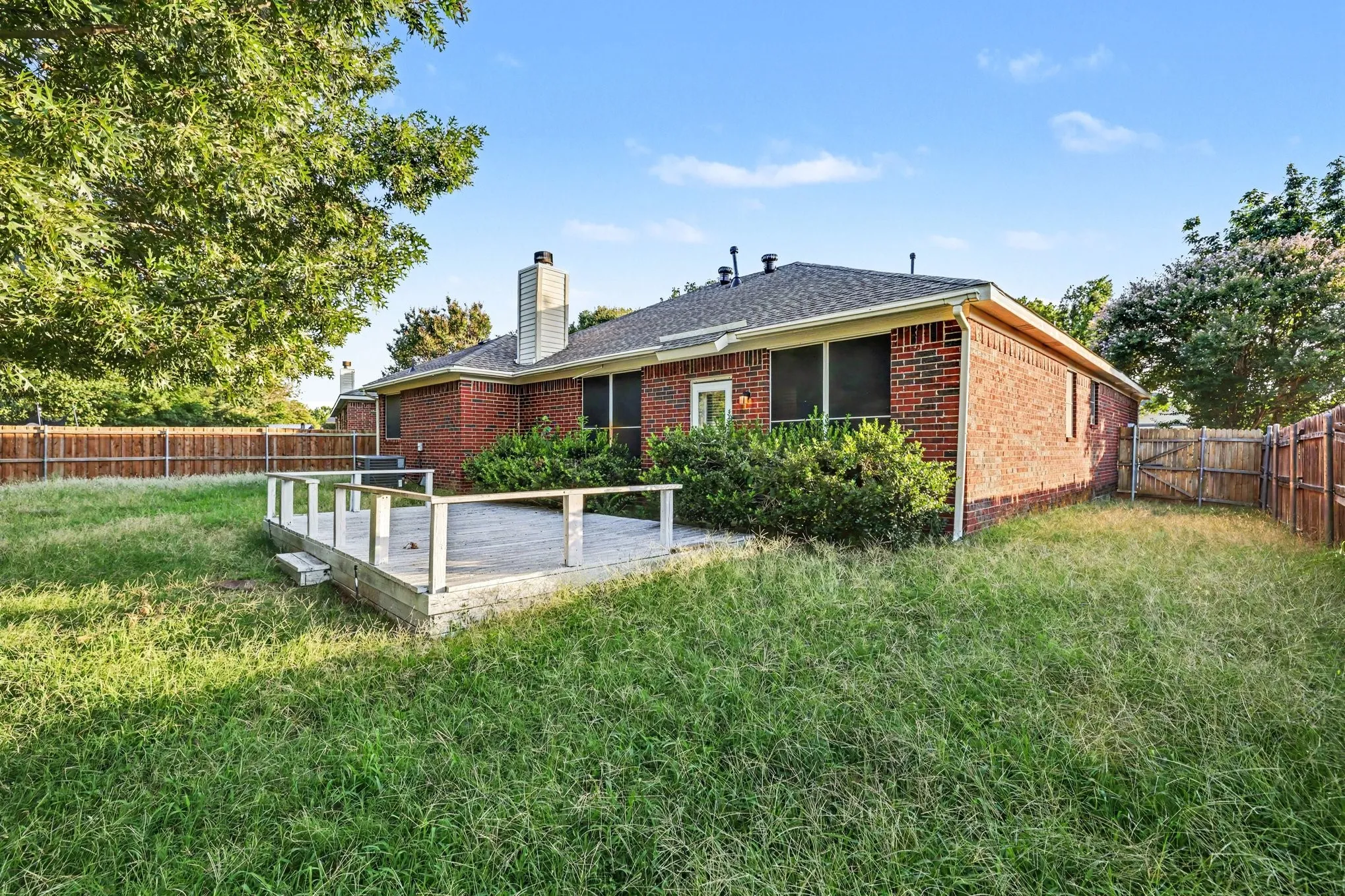 Single Family Residence For Sale in Denton County , 3104 Mulholland Road, Corinth, Texas 76210, 3 Bedroom, 2 Bathroom, 2 Garage spaces, 1,671 Sqft, built in 2000, mls#21338062, Real Estate Agent in Corinth, Homes For Sale in Denton county, Homes For Sale in Corinth, Realtor in Corinth Texas, Real Estate Brokerage Independent Realty Texas, Luminita Cordes Realtor