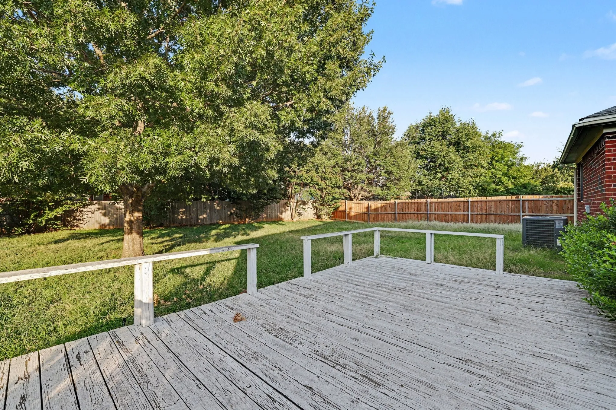 Single Family Residence For Sale in Denton County , 3104 Mulholland Road, Corinth, Texas 76210, 3 Bedroom, 2 Bathroom, 2 Garage spaces, 1,671 Sqft, built in 2000, mls#21338062, Real Estate Agent in Corinth, Homes For Sale in Denton county, Homes For Sale in Corinth, Realtor in Corinth Texas, Real Estate Brokerage Independent Realty Texas, Luminita Cordes Realtor