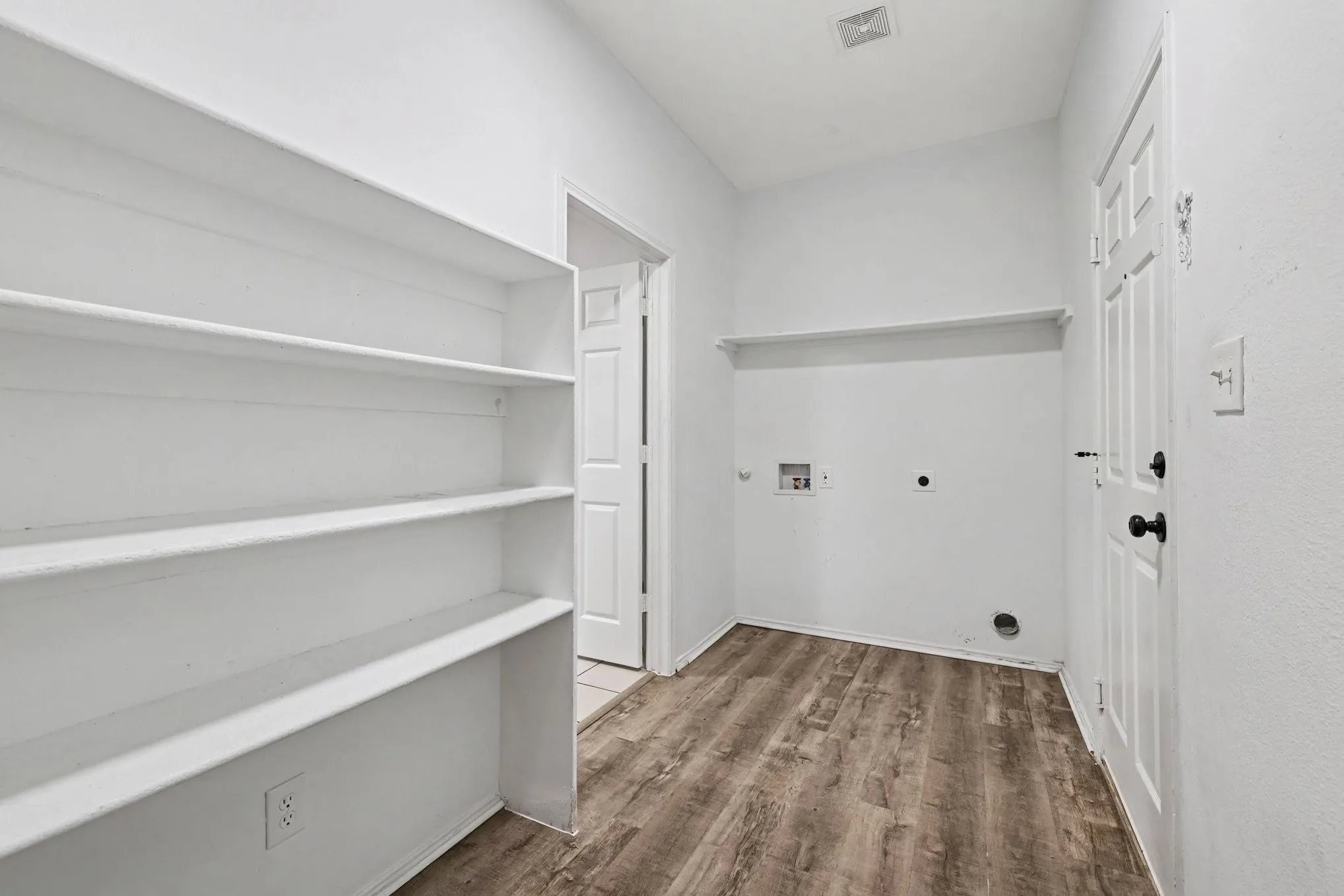 Single Family Residence For Sale in Denton County , 3104 Mulholland Road, Corinth, Texas 76210, 3 Bedroom, 2 Bathroom, 2 Garage spaces, 1,671 Sqft, built in 2000, mls#21338062, Real Estate Agent in Corinth, Homes For Sale in Denton county, Homes For Sale in Corinth, Realtor in Corinth Texas, Real Estate Brokerage Independent Realty Texas, Luminita Cordes Realtor