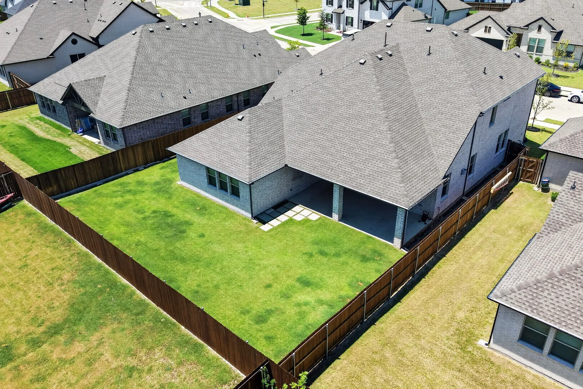 Single Family Residence For Rent in Collin County , 274 Wishing Pond Road, Lavon, Texas 75166, 5 Bedroom, 5 Bathroom, 4 Garage spaces, 3,716 Sqft, built in 2024, Price $3,800, mls#21338208, Real Estate Agent in Lavon, Homes For Rent in Collin county, Homes For Rent in Lavon, Realtor in Lavon Texas, Real Estate Brokerage Independent Realty Texas, Luminita Cordes Realtor