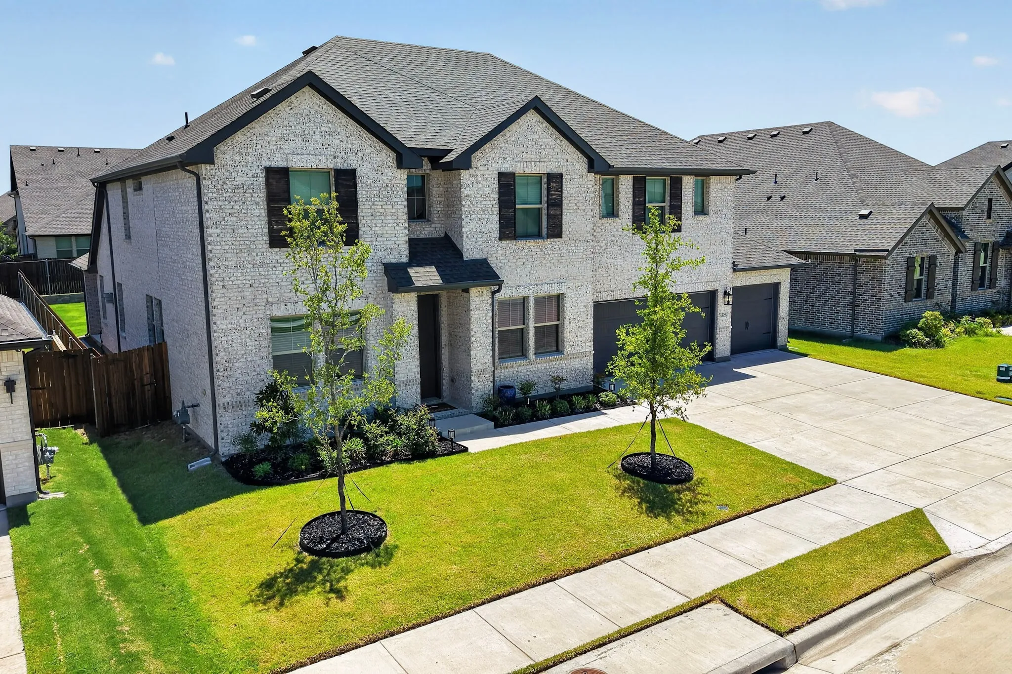 Single Family Residence For Rent in Collin County , 274 Wishing Pond Road, Lavon, Texas 75166, 5 Bedroom, 5 Bathroom, 4 Garage spaces, 3,716 Sqft, built in 2024, Price $3,800, mls#21338208, Real Estate Agent in Lavon, Homes For Rent in Collin county, Homes For Rent in Lavon, Realtor in Lavon Texas, Real Estate Brokerage Independent Realty Texas, Luminita Cordes Realtor