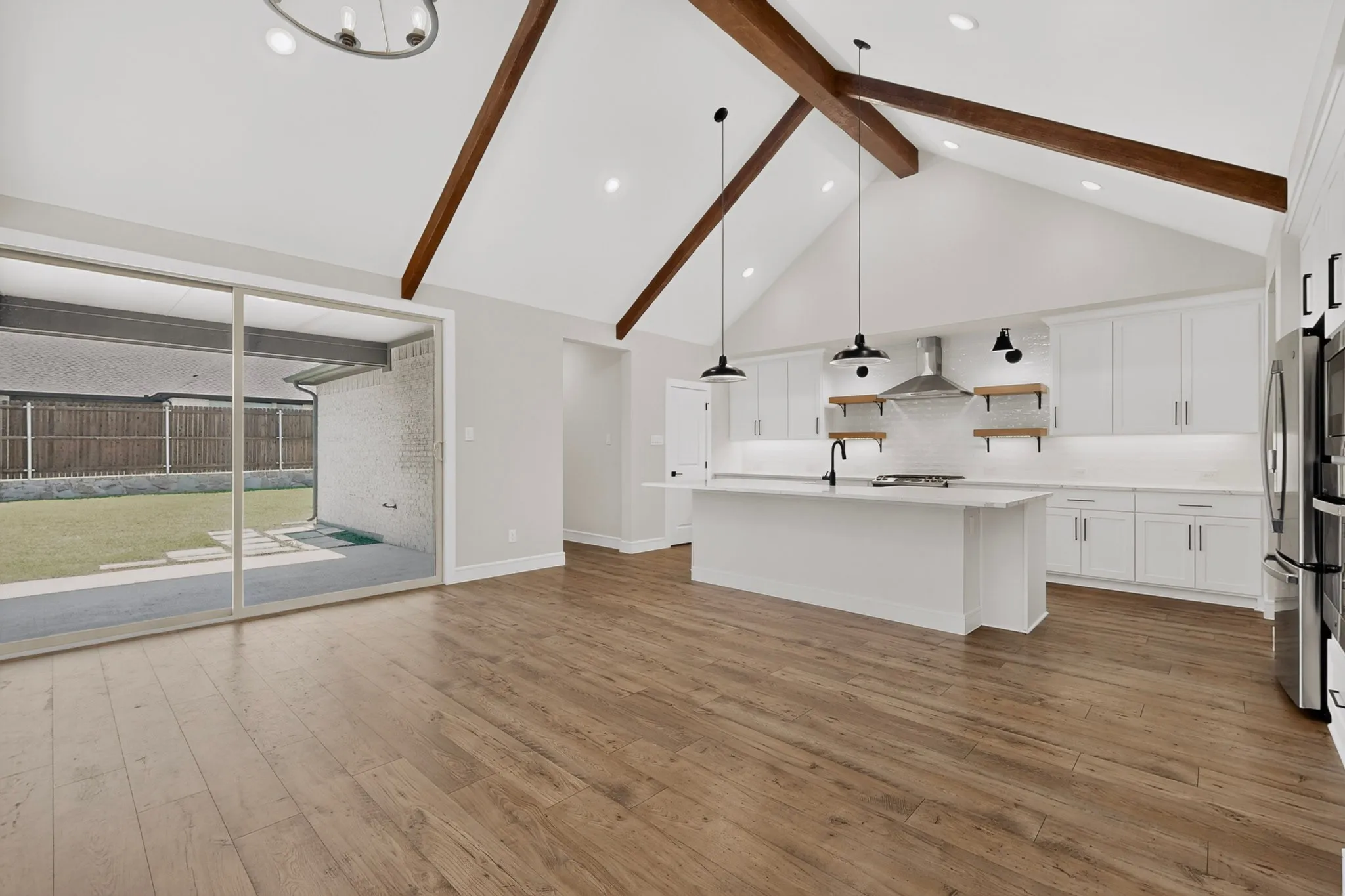 Single Family Residence For Rent in Collin County , 274 Wishing Pond Road, Lavon, Texas 75166, 5 Bedroom, 5 Bathroom, 4 Garage spaces, 3,716 Sqft, built in 2024, Price $3,800, mls#21338208, Real Estate Agent in Lavon, Homes For Rent in Collin county, Homes For Rent in Lavon, Realtor in Lavon Texas, Real Estate Brokerage Independent Realty Texas, Luminita Cordes Realtor