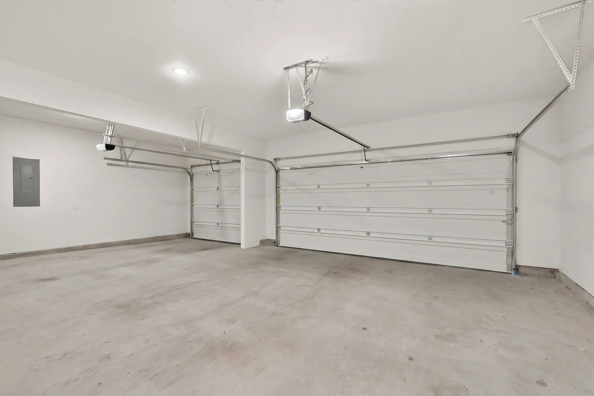 Single Family Residence For Rent in Collin County , 274 Wishing Pond Road, Lavon, Texas 75166, 5 Bedroom, 5 Bathroom, 4 Garage spaces, 3,716 Sqft, built in 2024, Price $3,800, mls#21338208, Real Estate Agent in Lavon, Homes For Rent in Collin county, Homes For Rent in Lavon, Realtor in Lavon Texas, Real Estate Brokerage Independent Realty Texas, Luminita Cordes Realtor