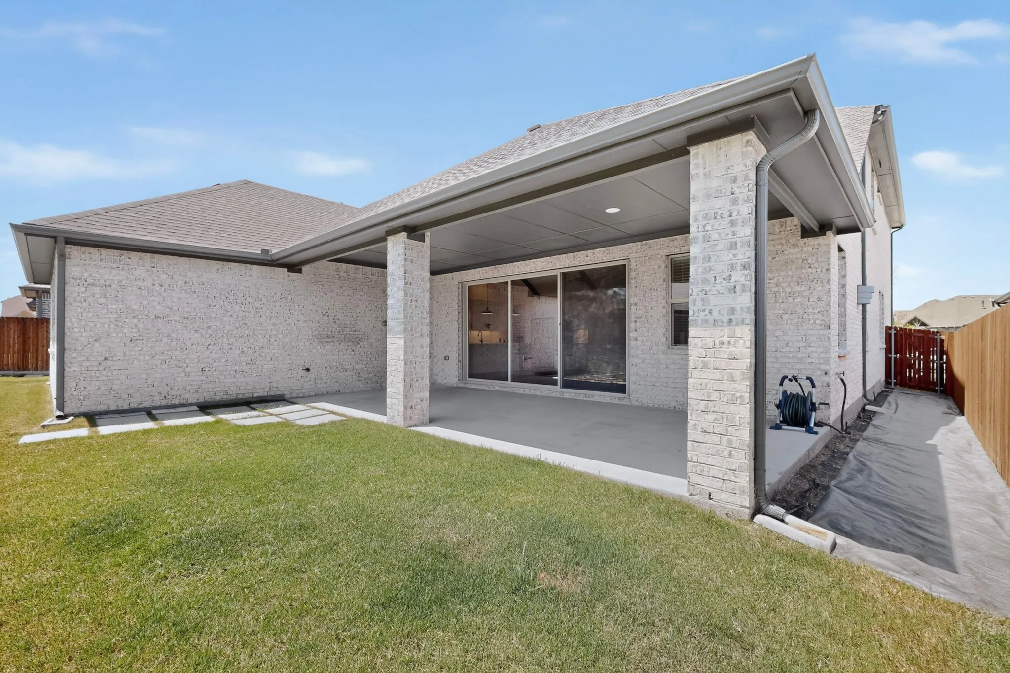 Single Family Residence For Rent in Collin County , 274 Wishing Pond Road, Lavon, Texas 75166, 5 Bedroom, 5 Bathroom, 4 Garage spaces, 3,716 Sqft, built in 2024, Price $3,800, mls#21338208, Real Estate Agent in Lavon, Homes For Rent in Collin county, Homes For Rent in Lavon, Realtor in Lavon Texas, Real Estate Brokerage Independent Realty Texas, Luminita Cordes Realtor
