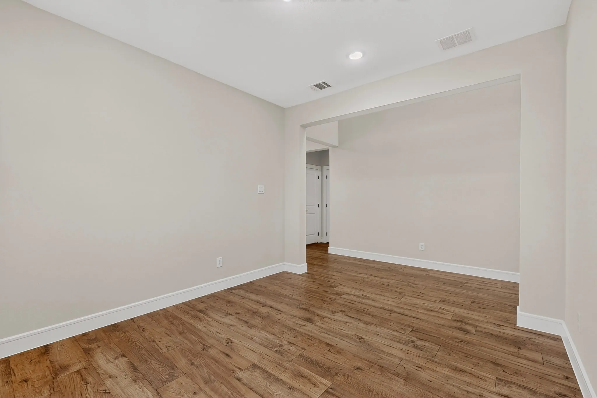 Single Family Residence For Rent in Collin County , 274 Wishing Pond Road, Lavon, Texas 75166, 5 Bedroom, 5 Bathroom, 4 Garage spaces, 3,716 Sqft, built in 2024, Price $3,800, mls#21338208, Real Estate Agent in Lavon, Homes For Rent in Collin county, Homes For Rent in Lavon, Realtor in Lavon Texas, Real Estate Brokerage Independent Realty Texas, Luminita Cordes Realtor