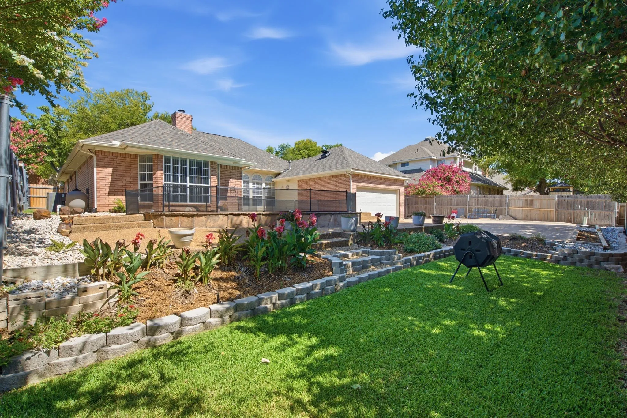 Single Family Residence For Sale in Tarrant County , 8417 Castle Creek Road, North Richland Hills, Texas 76182, 3 Bedroom, 3 Bathroom, 2 Garage spaces, 2,099 Sqft, built in 1995, mls#21342604, Real Estate Agent in North Richland Hills, Homes For Sale in Tarrant county, Homes For Sale in North Richland Hills, Realtor in North Richland Hills Texas, Real Estate Brokerage Independent Realty Texas, Luminita Cordes Realtor