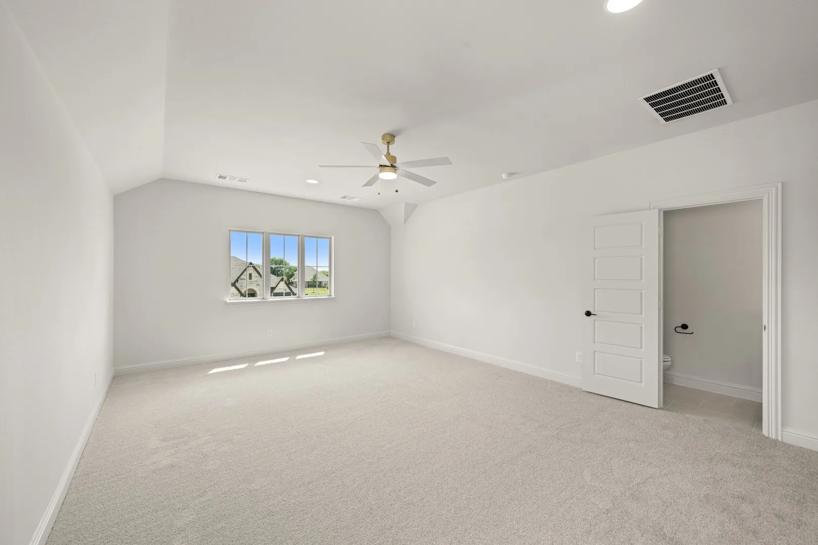 5217 Rowlan- Gameroom-1