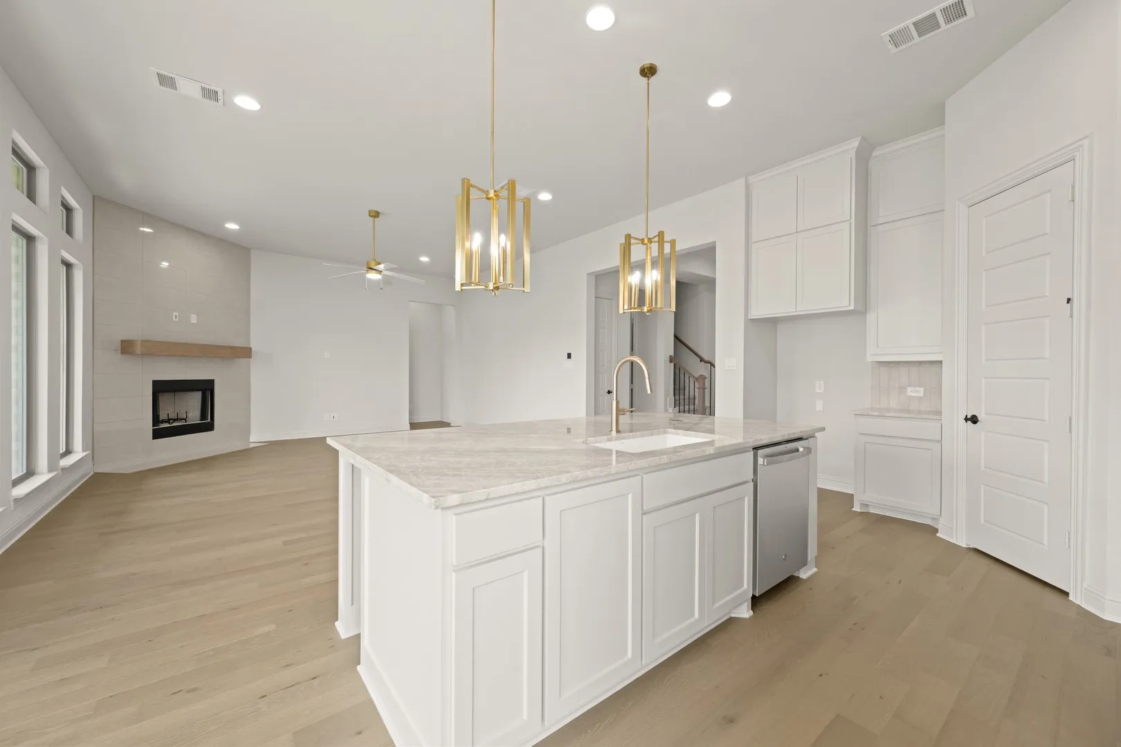 5217 Rowlan- Kitchen-3