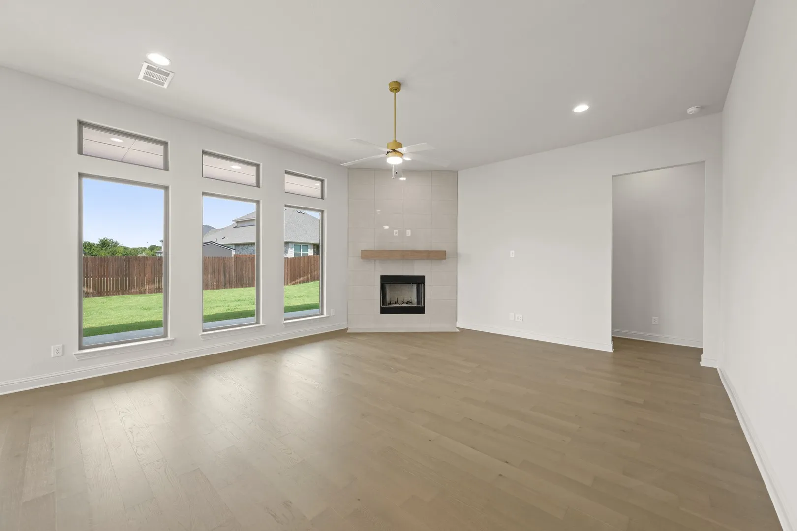 5217 Rowlan- Living Room-1